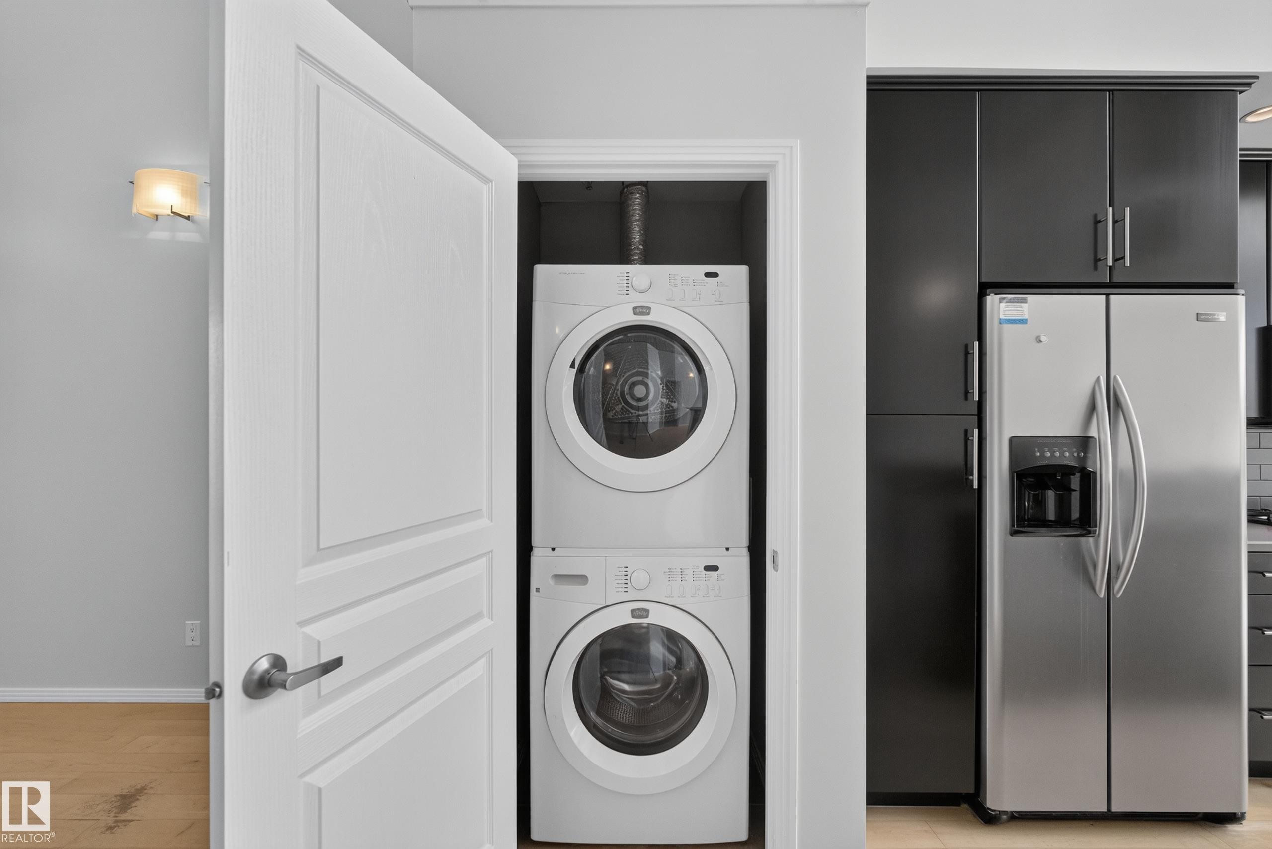 #403 10531 117 St Nw, Edmonton, AB - Indoor Photo Showing Laundry Room