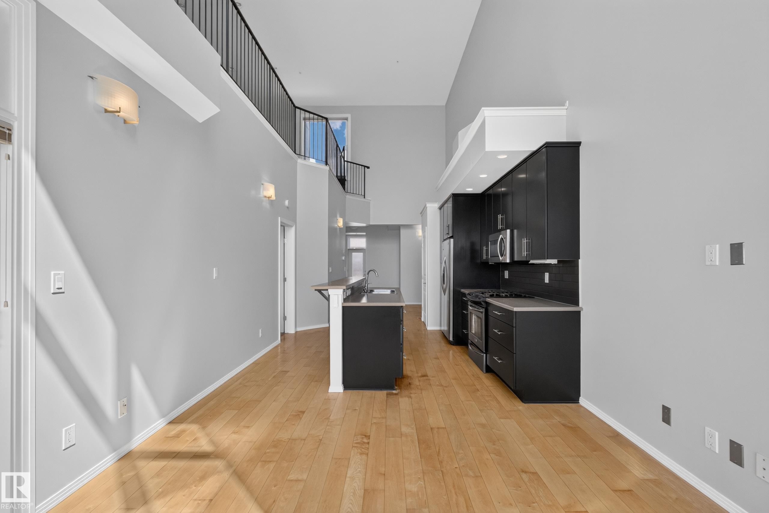 #403 10531 117 St Nw, Edmonton, AB - Indoor