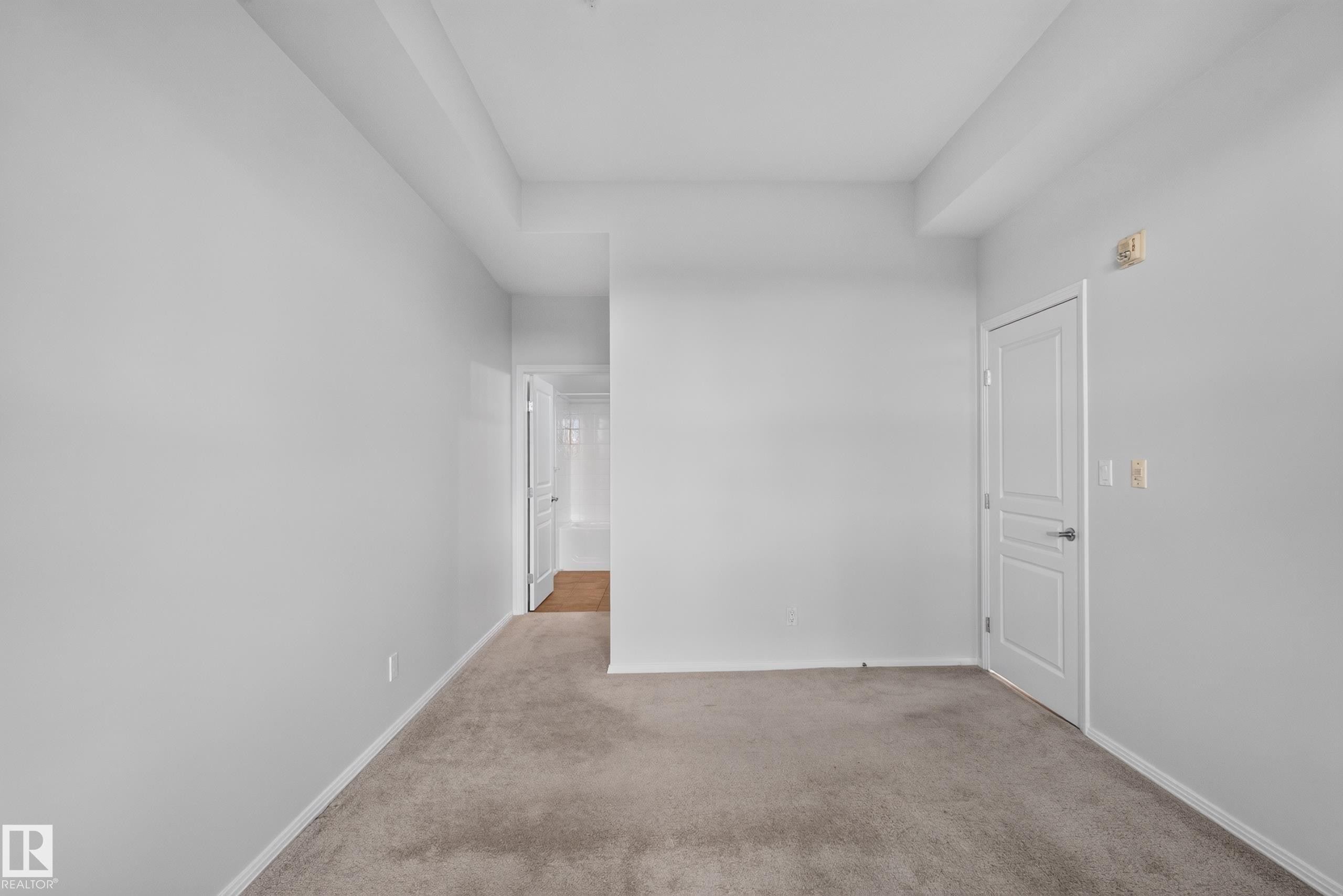 #403 10531 117 St Nw, Edmonton, AB - Indoor Photo Showing Other Room