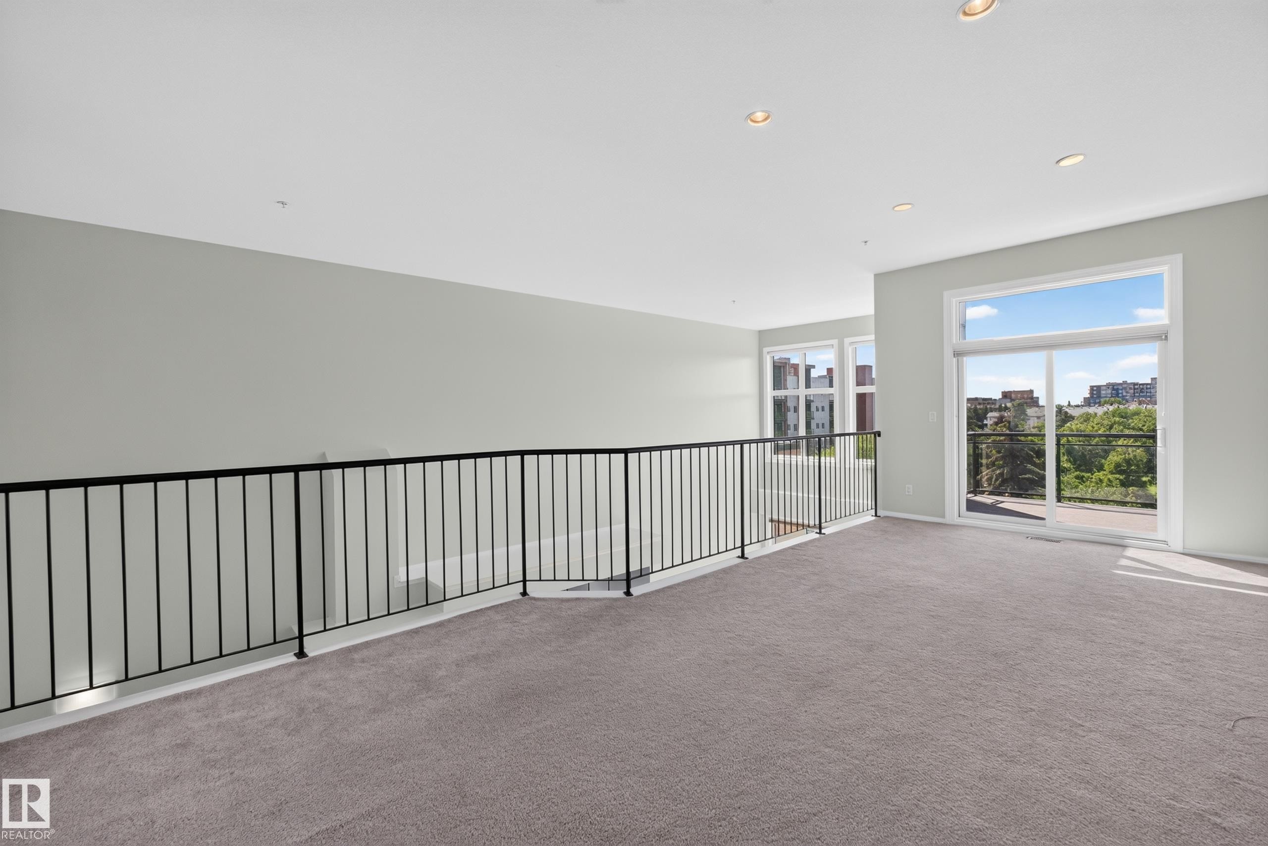 #403 10531 117 St Nw, Edmonton, AB - Indoor Photo Showing Other Room