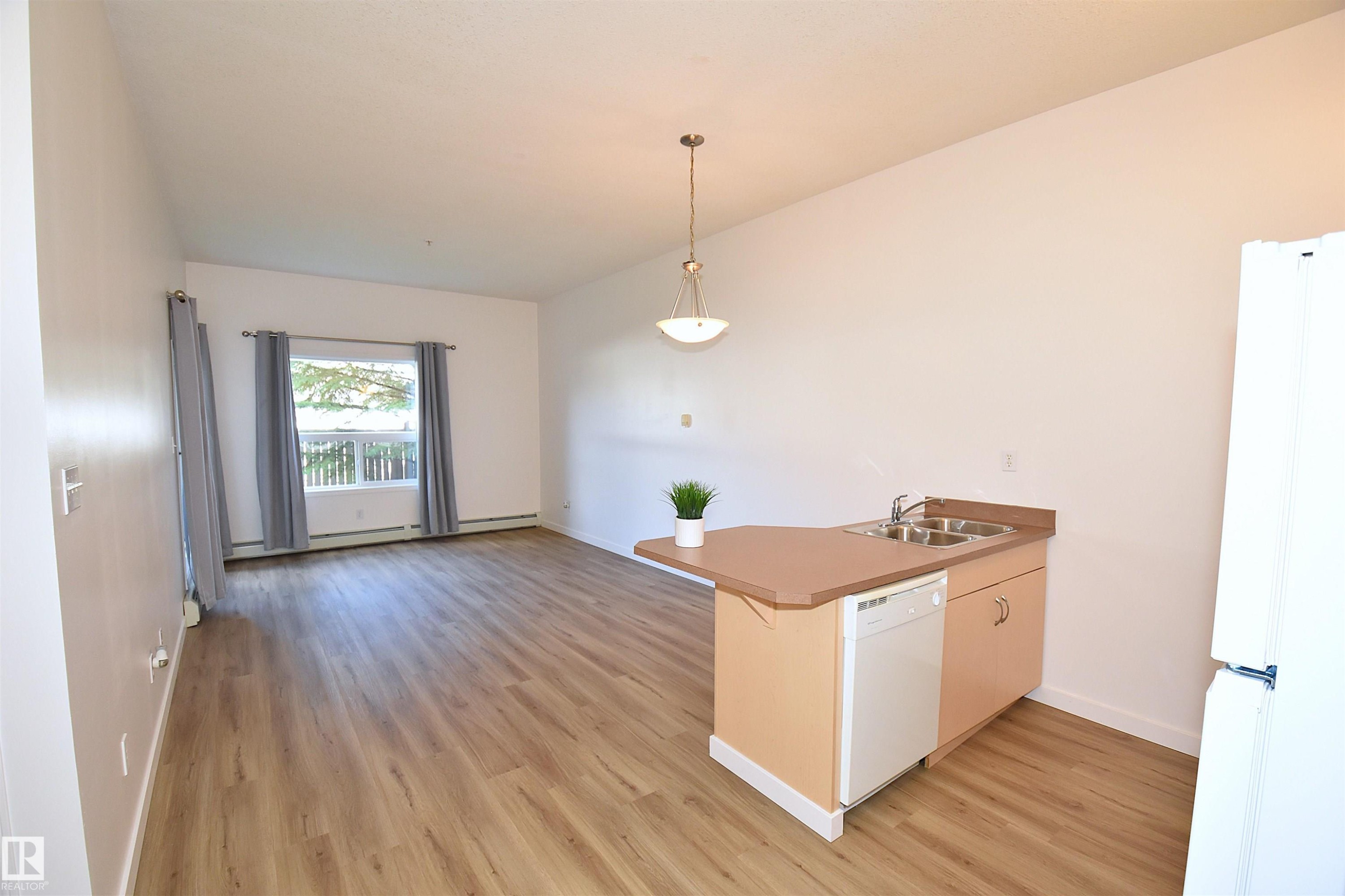 103 4310 33 Street, Stony Plain, AB