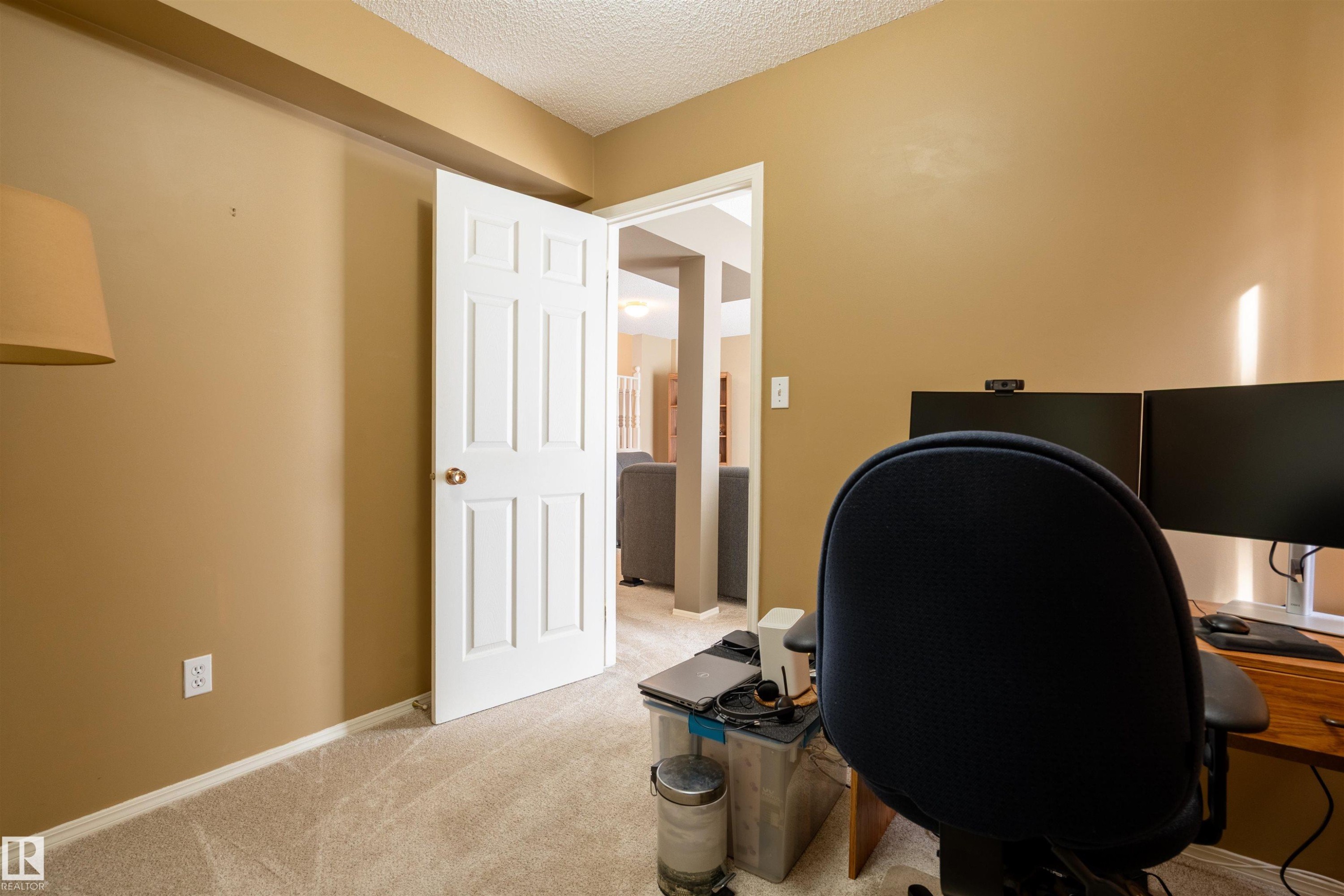 #48 3311 58 St Nw, Edmonton, AB - Indoor Photo Showing Office