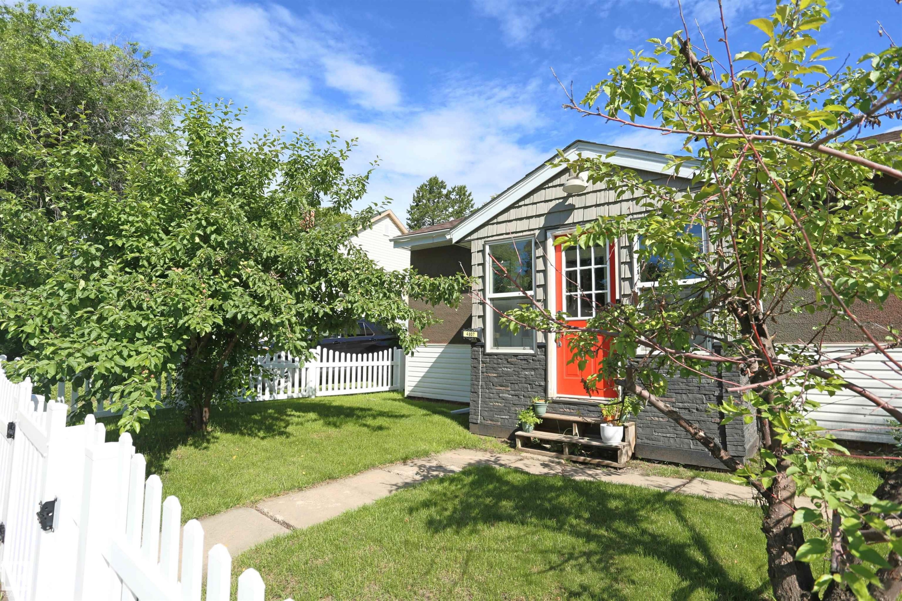 4807 53 Avenue, Stony Plain, AB