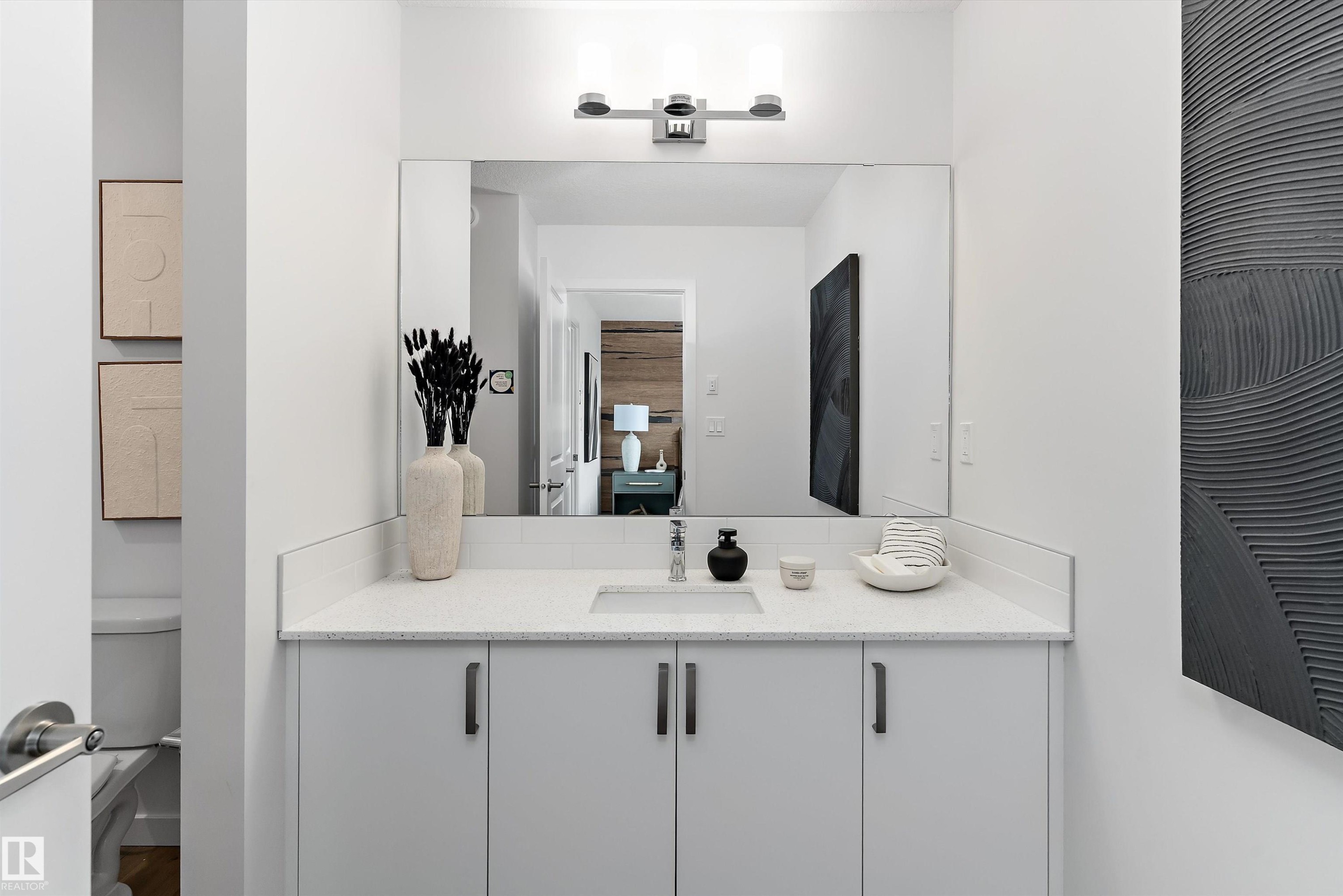 8907 Elves Loop Nw, Edmonton, AB - Indoor Photo Showing Bathroom