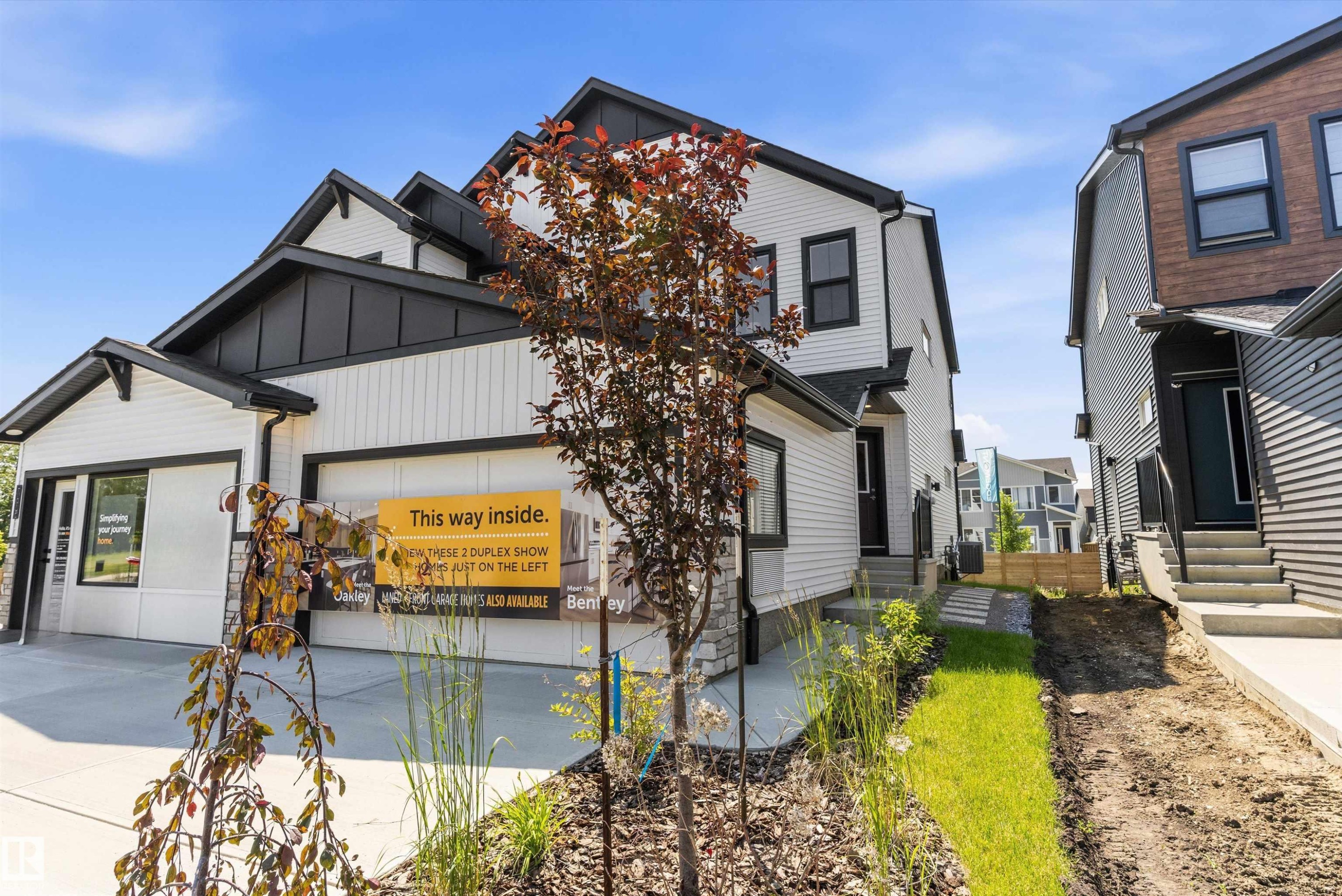 8907 Elves Loop Nw, Edmonton, AB - Indoor Photo Showing Other Room