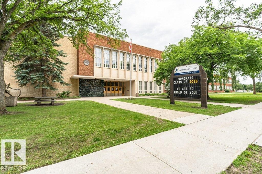 11544 71 Street, Edmonton, AB