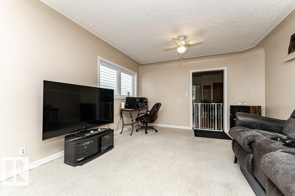 11544 71 Street, Edmonton, AB