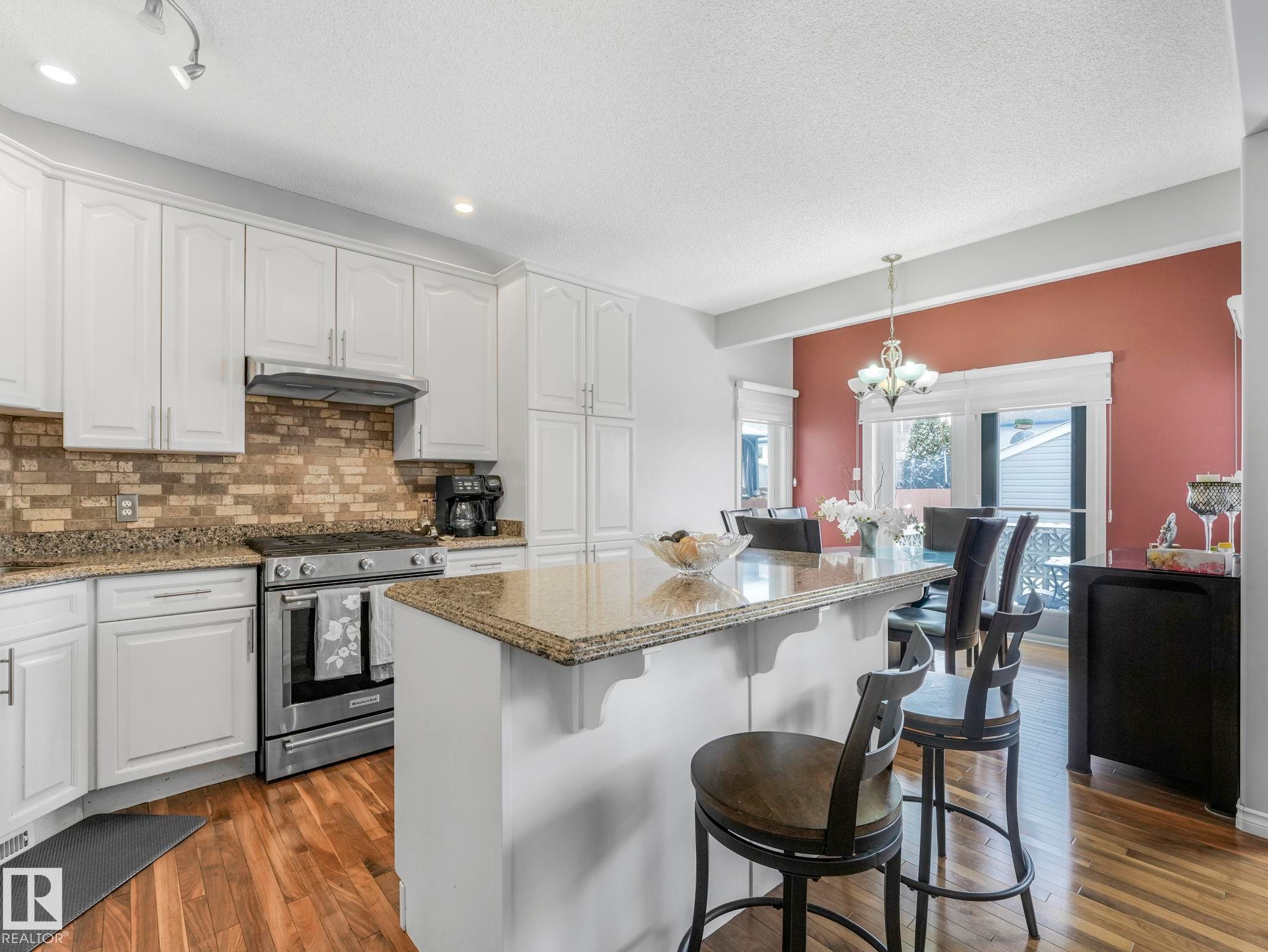 16237 129A Street Nw, Edmonton, AB - Indoor Photo Showing Kitchen With Upgraded Kitchen