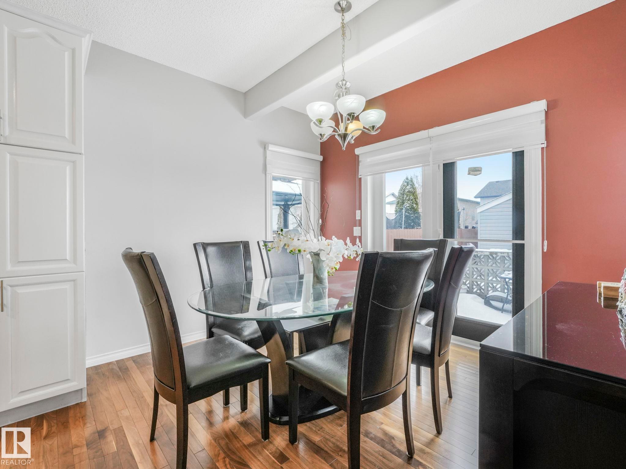 16237 129A Street Nw, Edmonton, AB - Indoor Photo Showing Dining Room