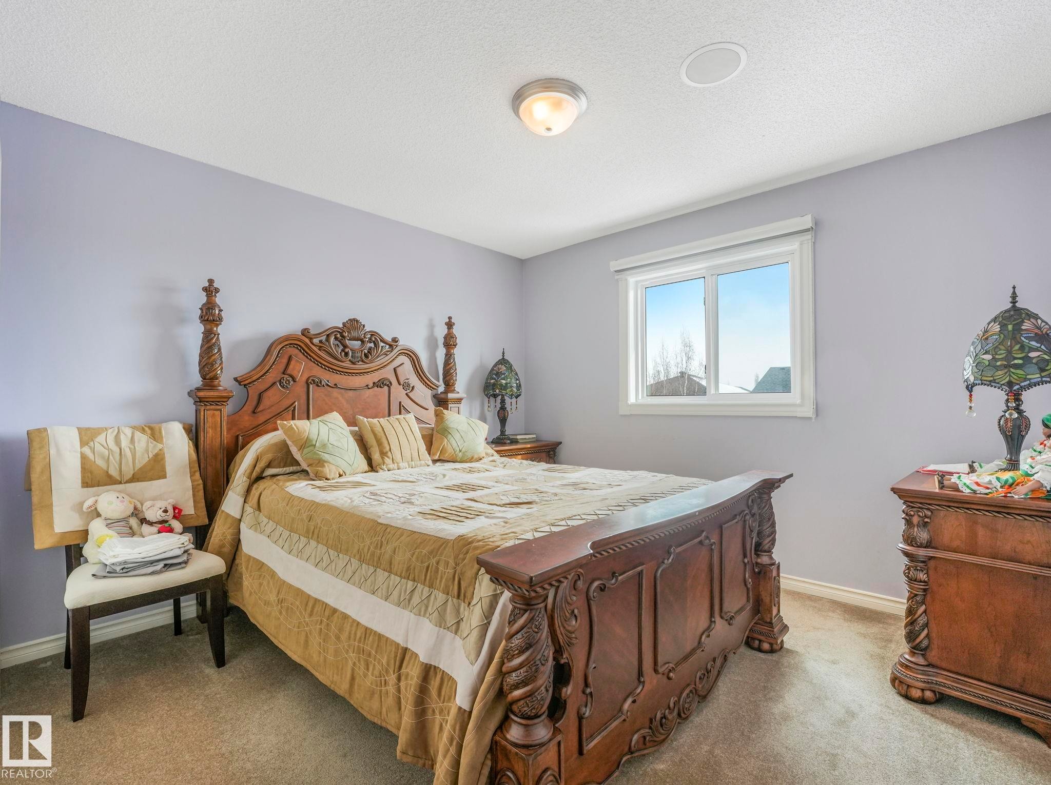 16237 129A Street Nw, Edmonton, AB - Indoor Photo Showing Bedroom