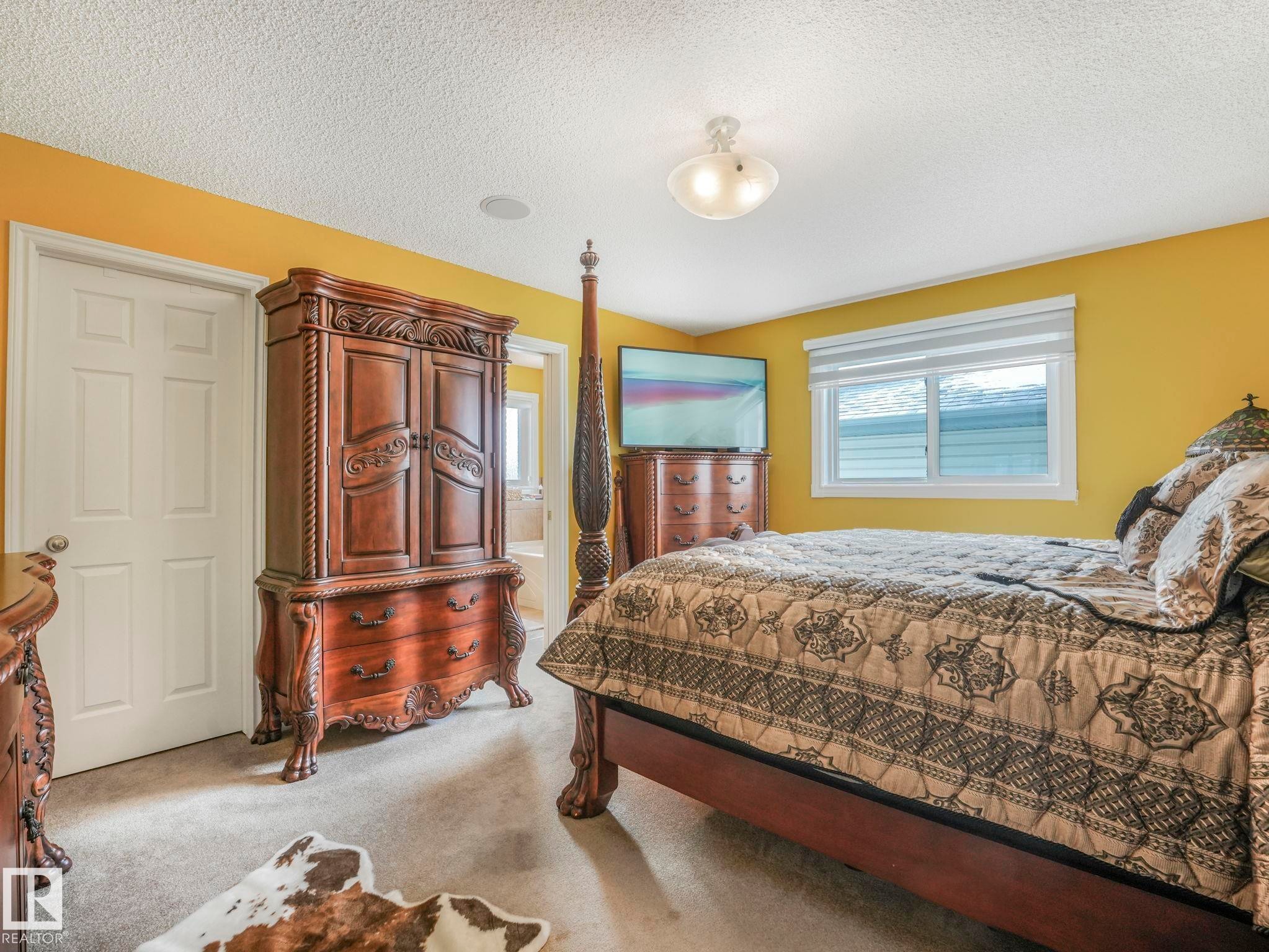 16237 129A Street Nw, Edmonton, AB - Indoor Photo Showing Bedroom