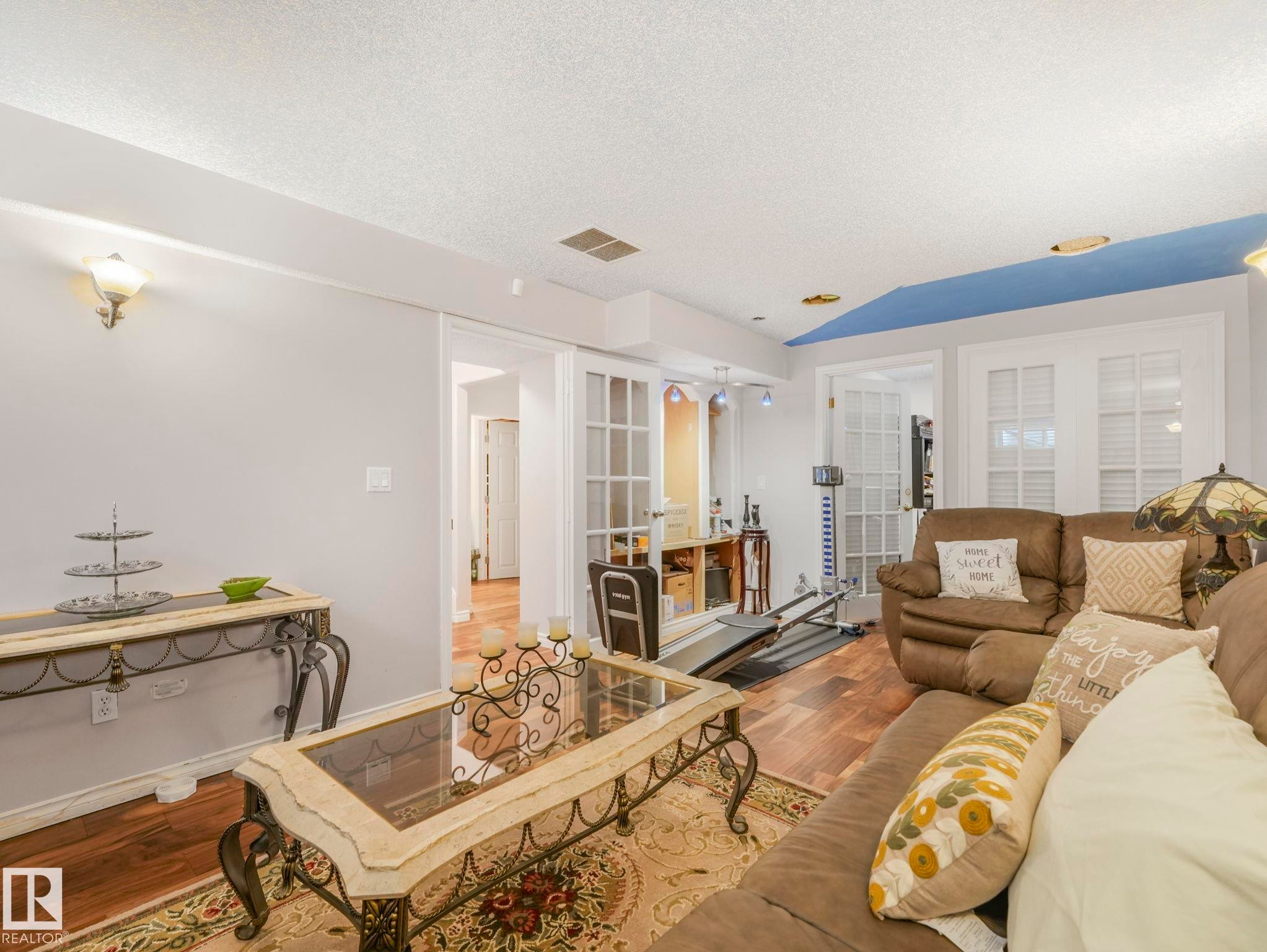 16237 129A Street Nw, Edmonton, AB - Indoor Photo Showing Living Room
