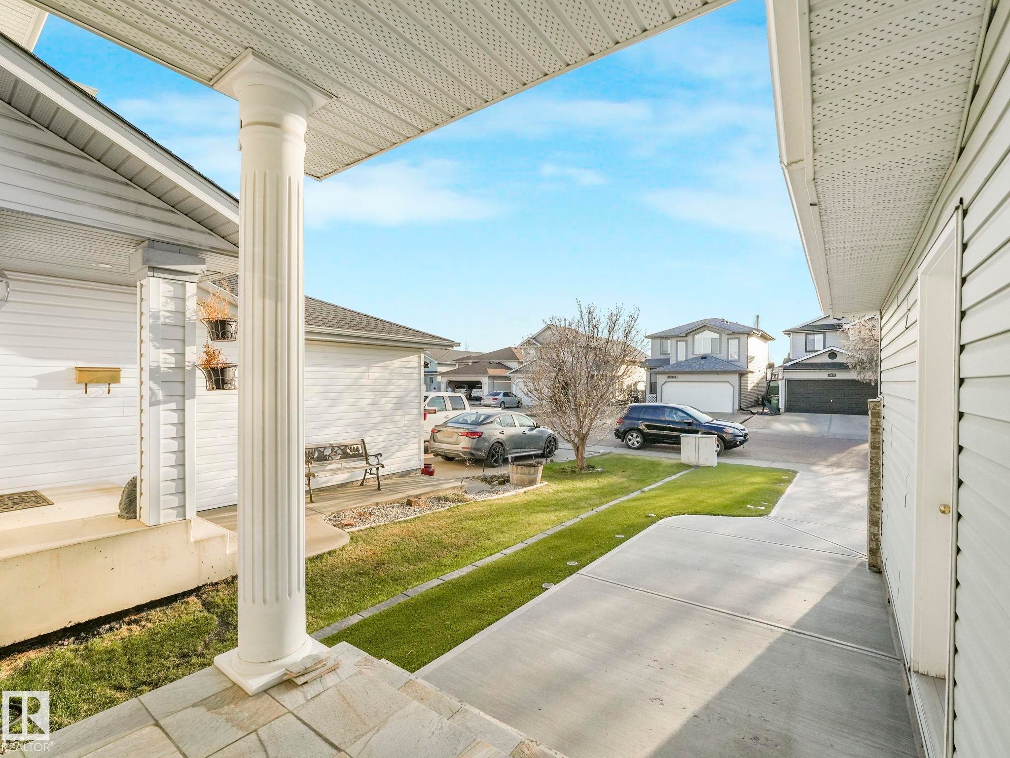 16237 129A Street Nw, Edmonton, AB - Outdoor