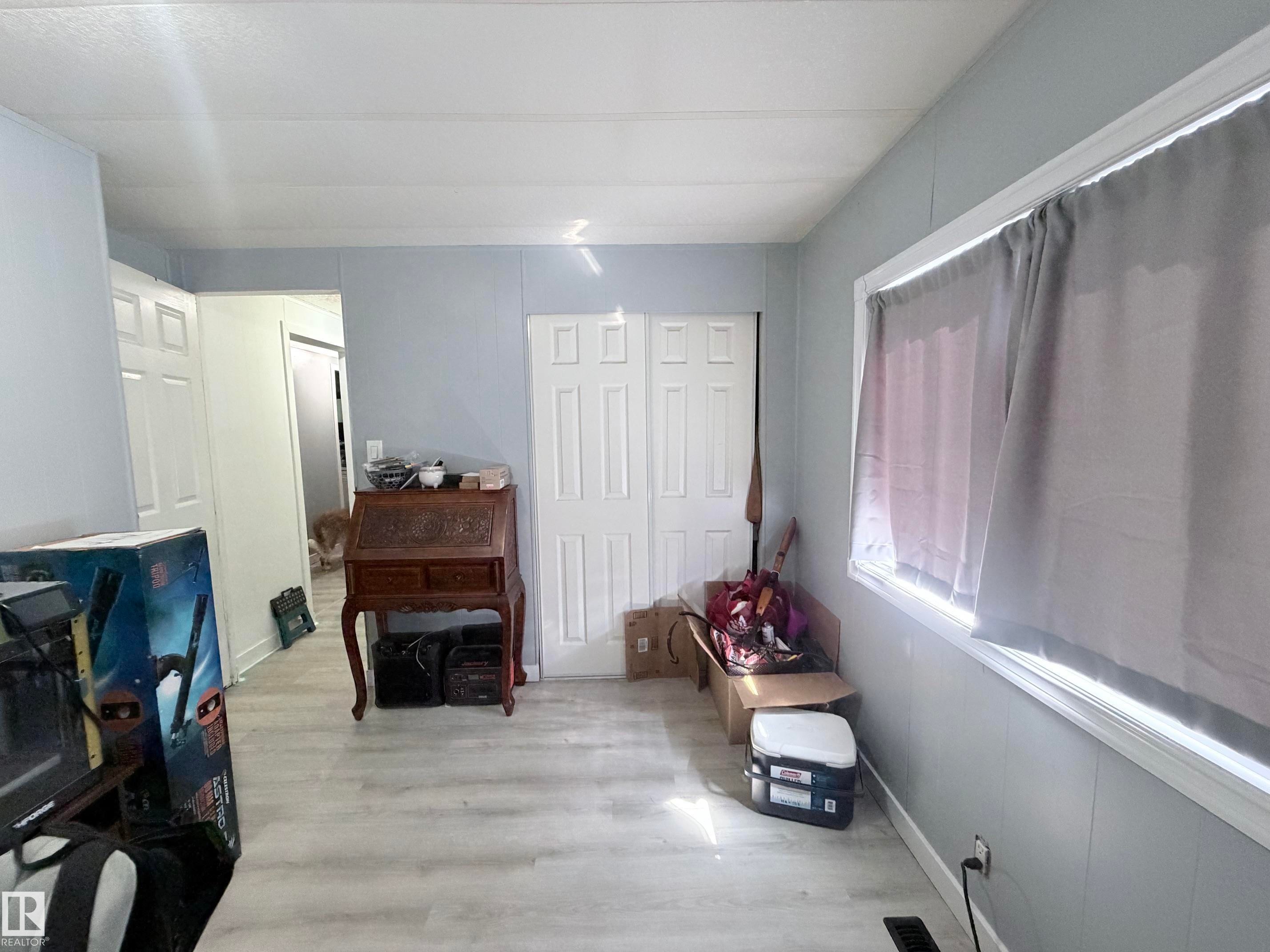 3rd bedroom - 2 Round Road Nw, Edmonton, AB