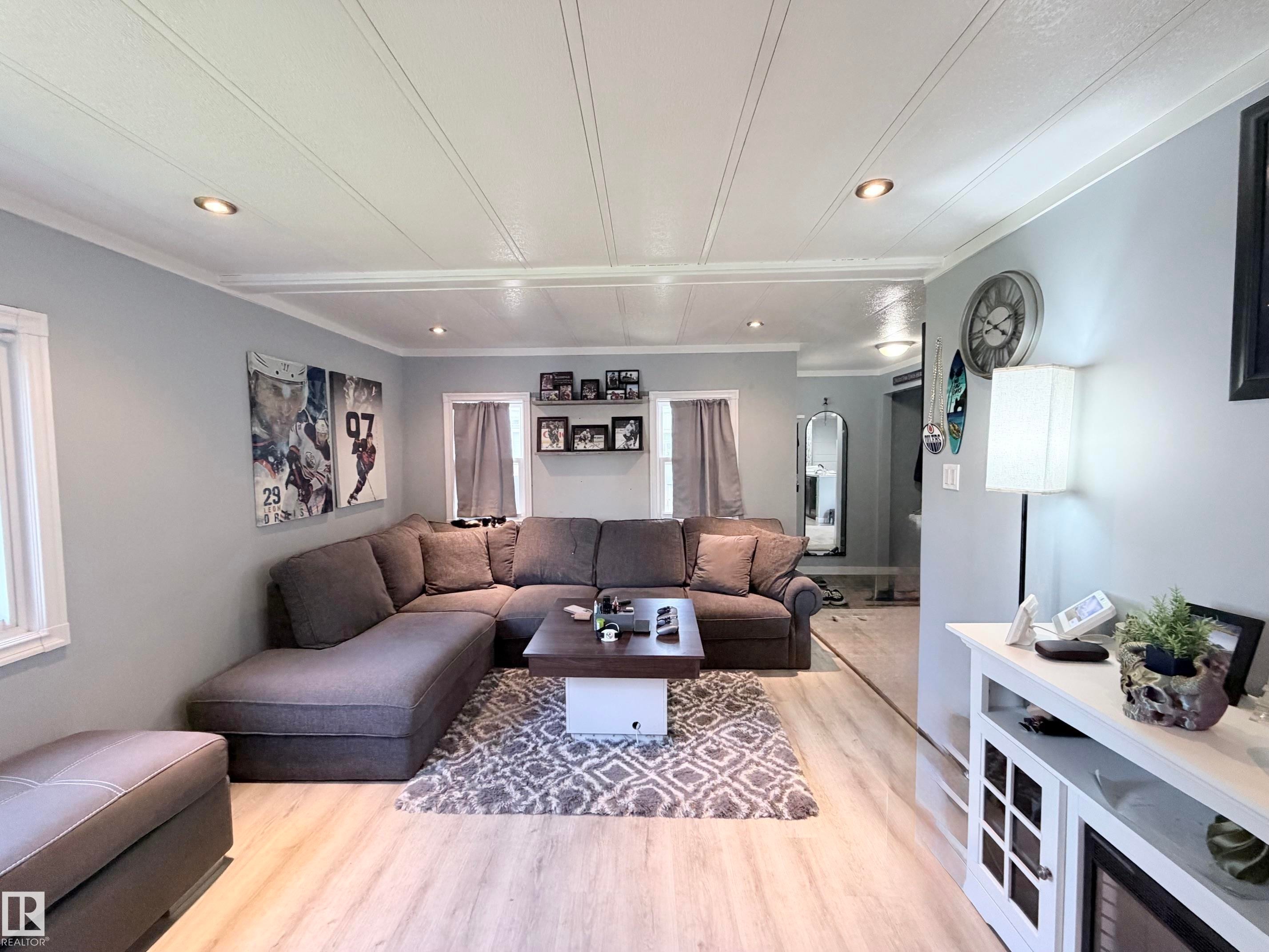2 Round Road Nw, Edmonton, AB