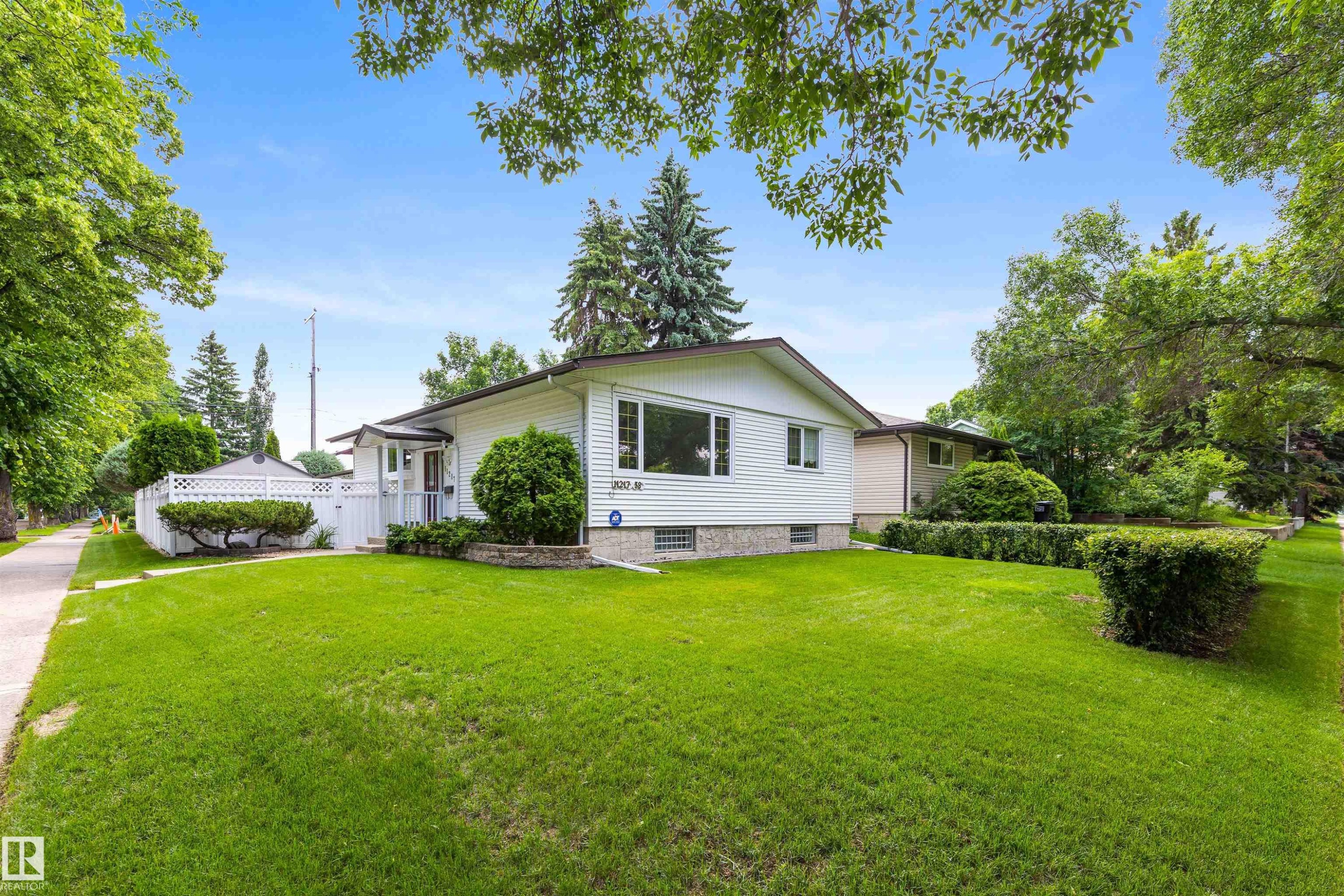 11217 38 Street, Edmonton, AB