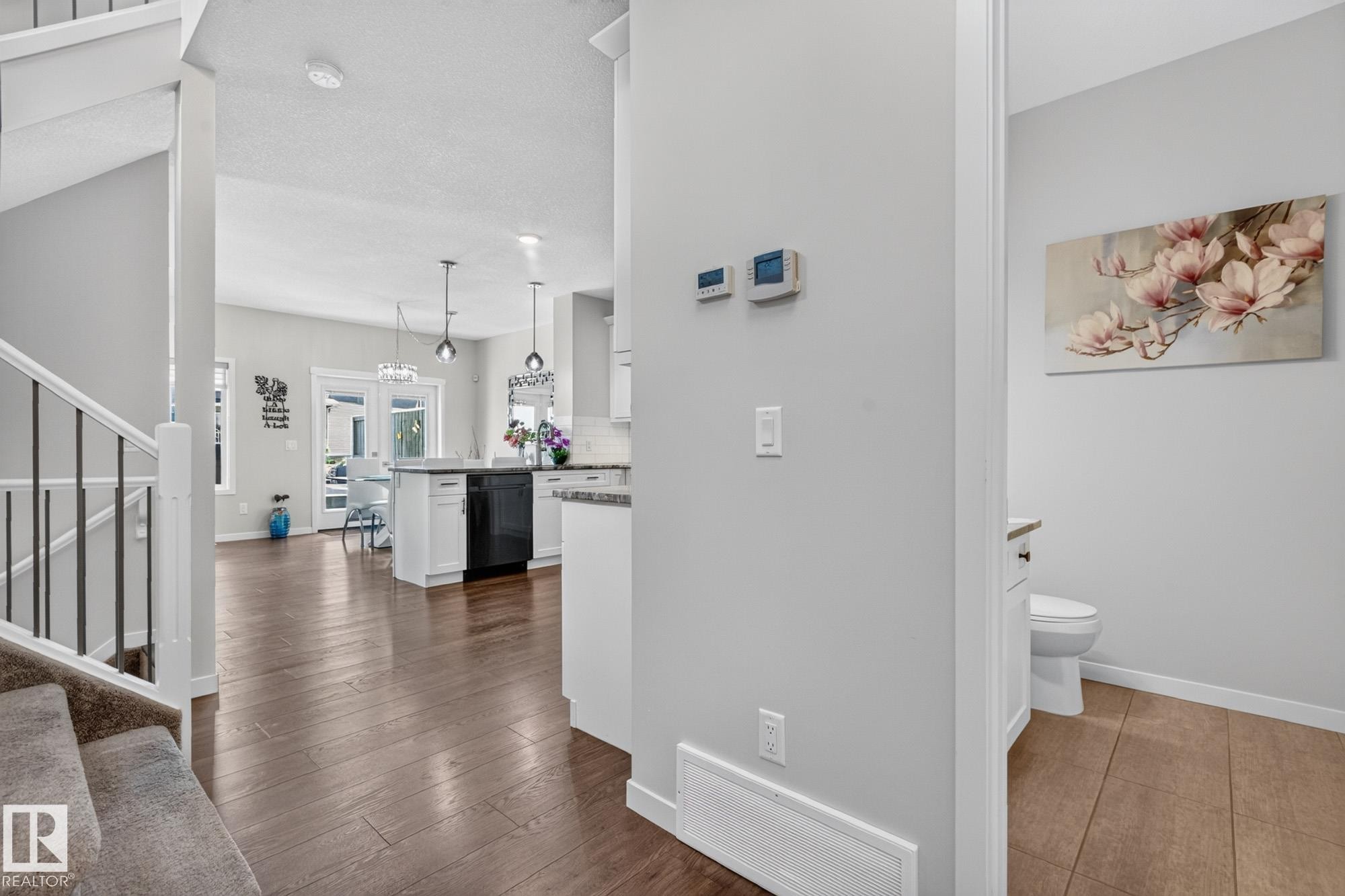 866 Ebbers Crescent Nw, Edmonton, AB - Indoor Photo Showing Other Room