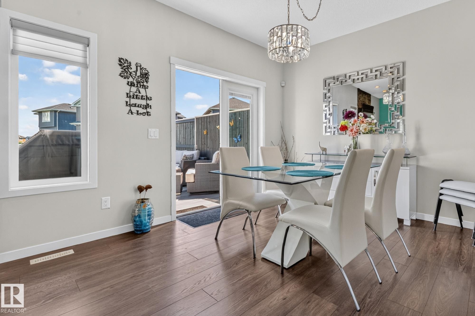 866 Ebbers Crescent Nw, Edmonton, AB - Indoor Photo Showing Dining Room