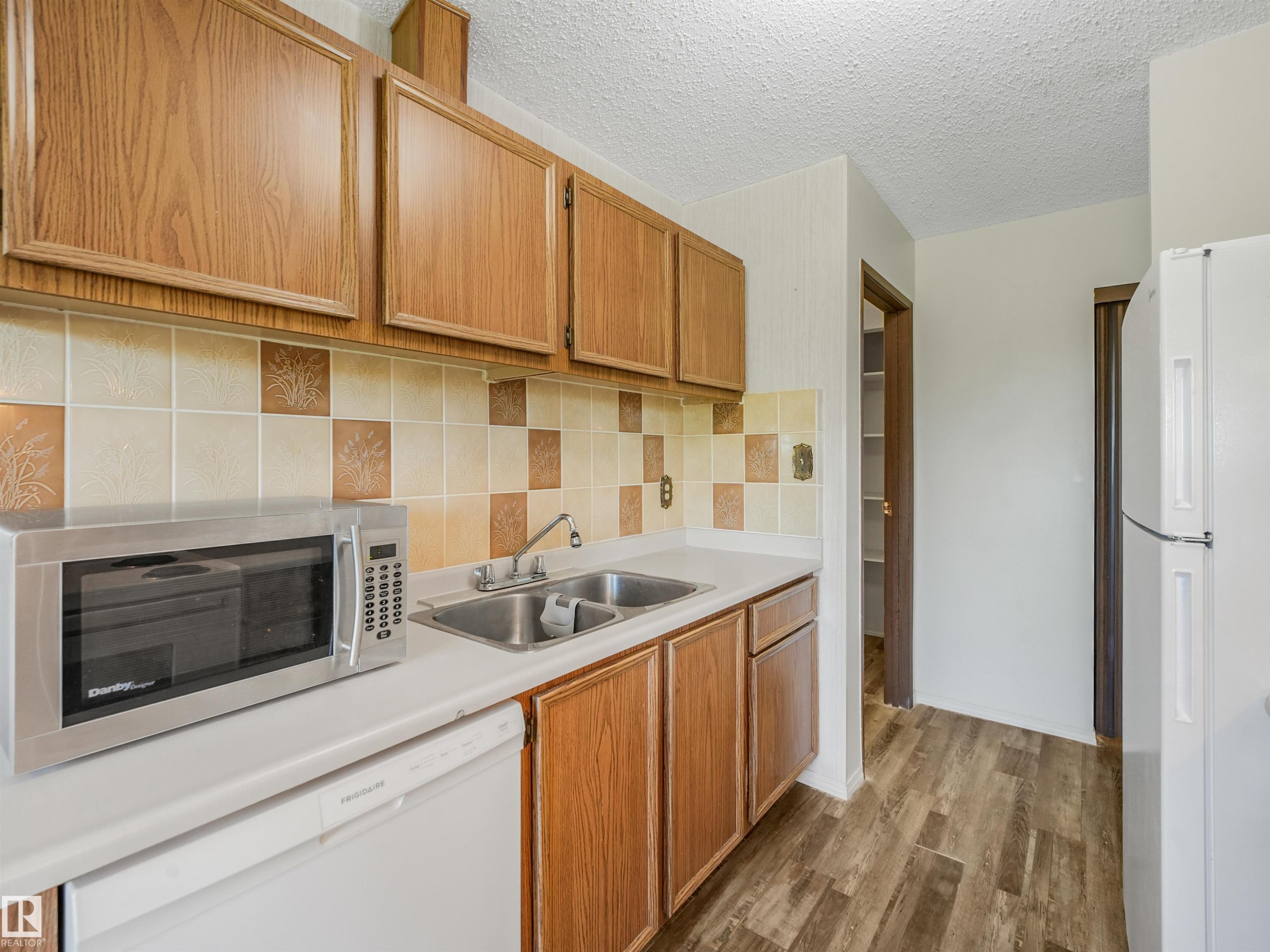 403 11115 74 Street, Edmonton, AB