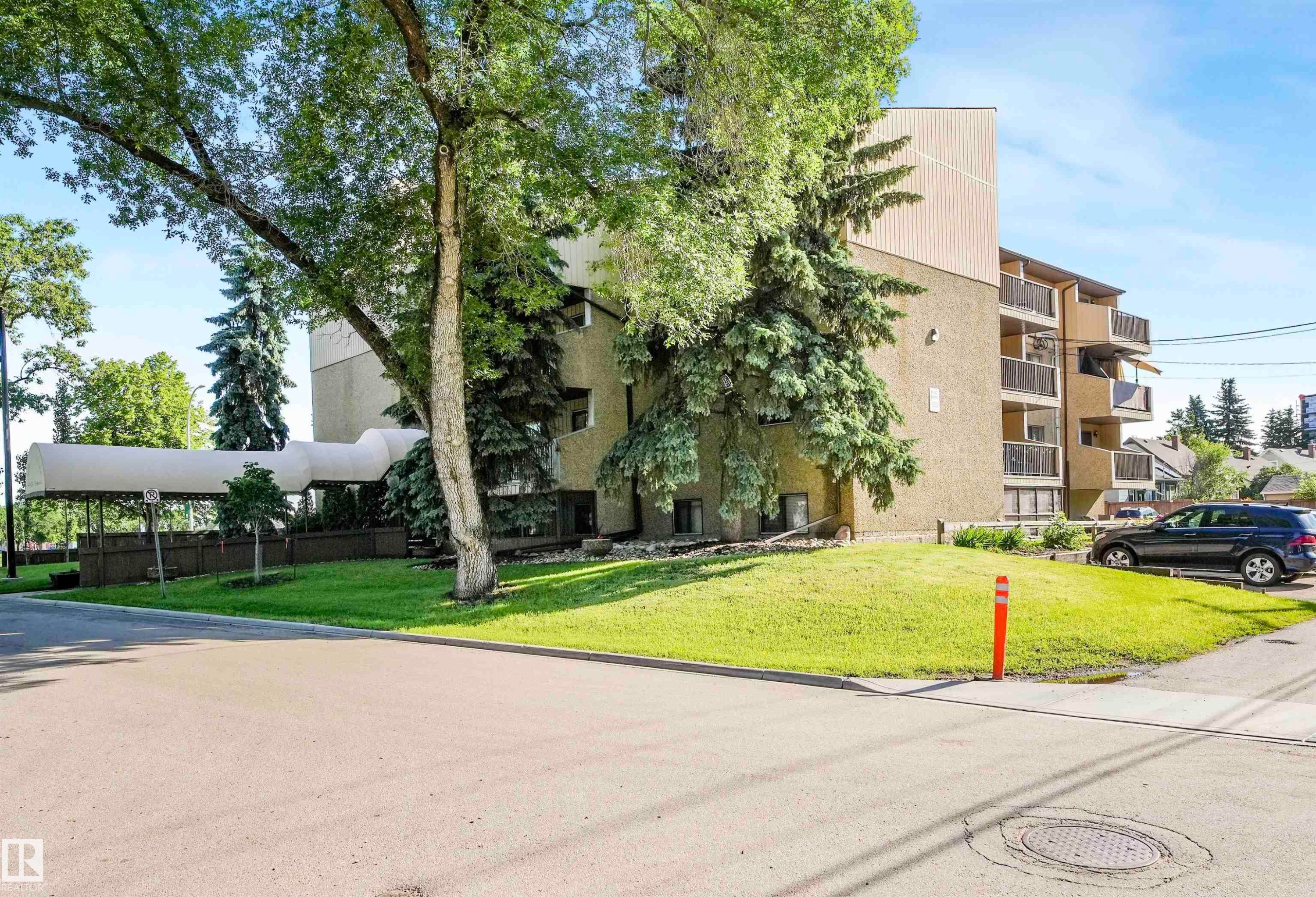 403 11115 74 Street, Edmonton, AB