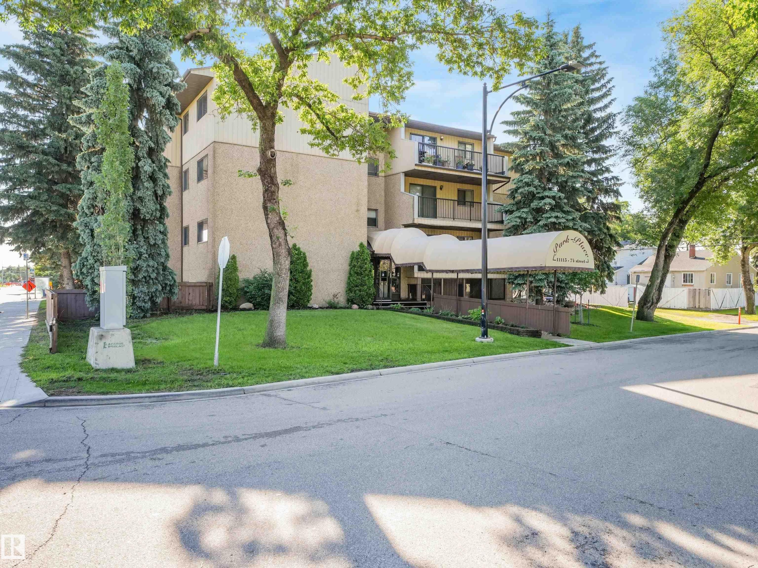 403 11115 74 Street, Edmonton, AB