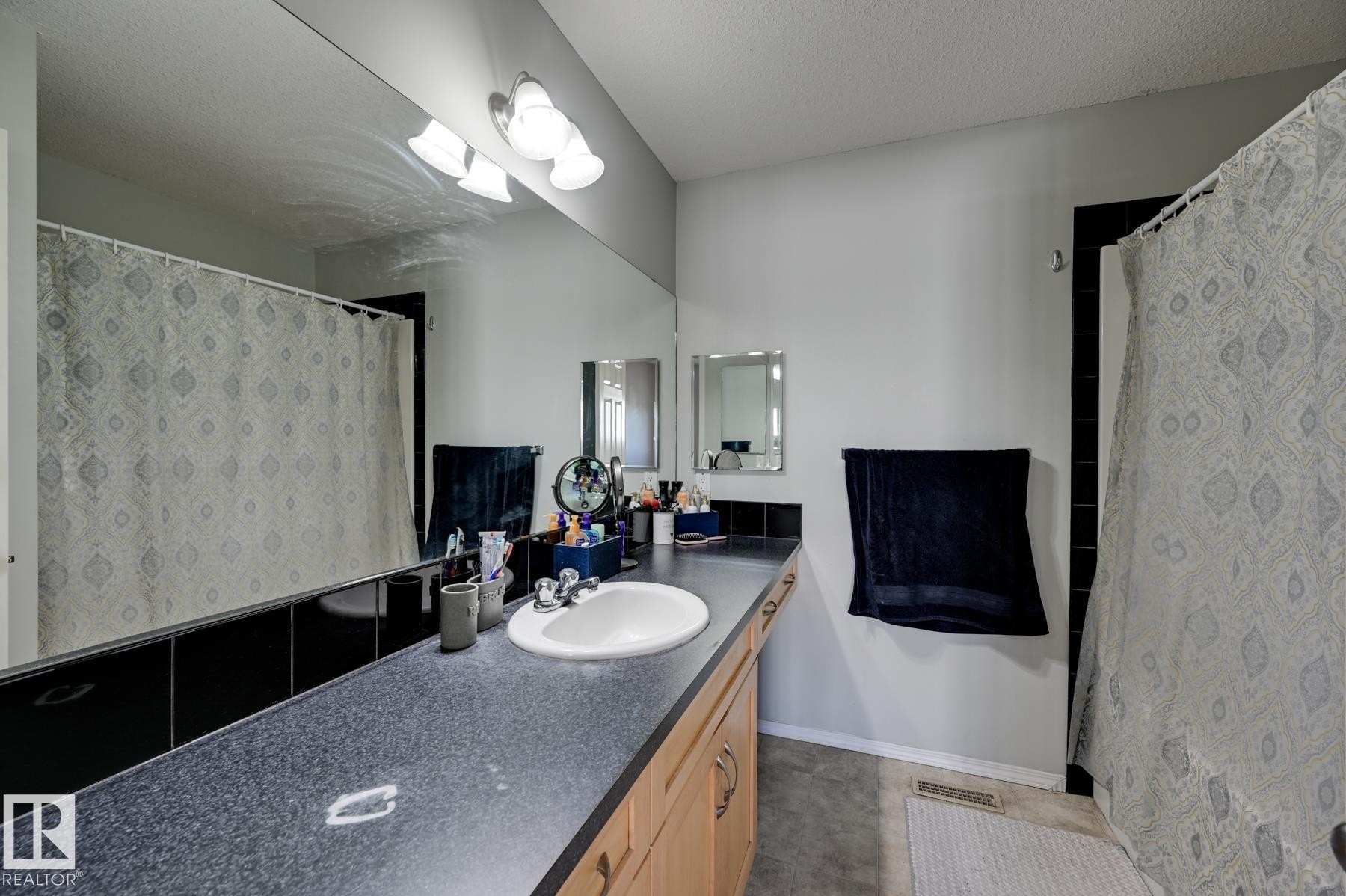 99 150 Edwards Drive, Edmonton, AB