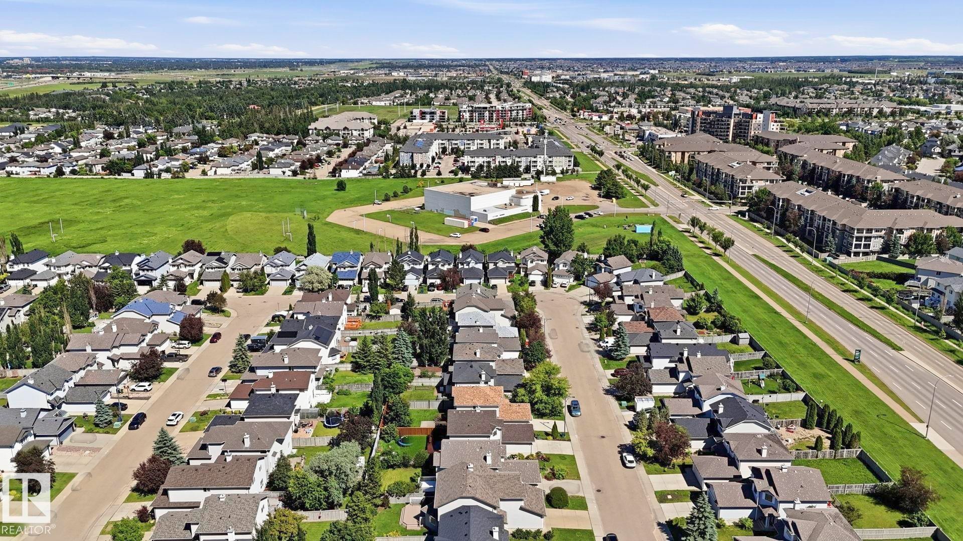 Image quality insufficient for description - 3591 Mclean Crescent, Edmonton, AB