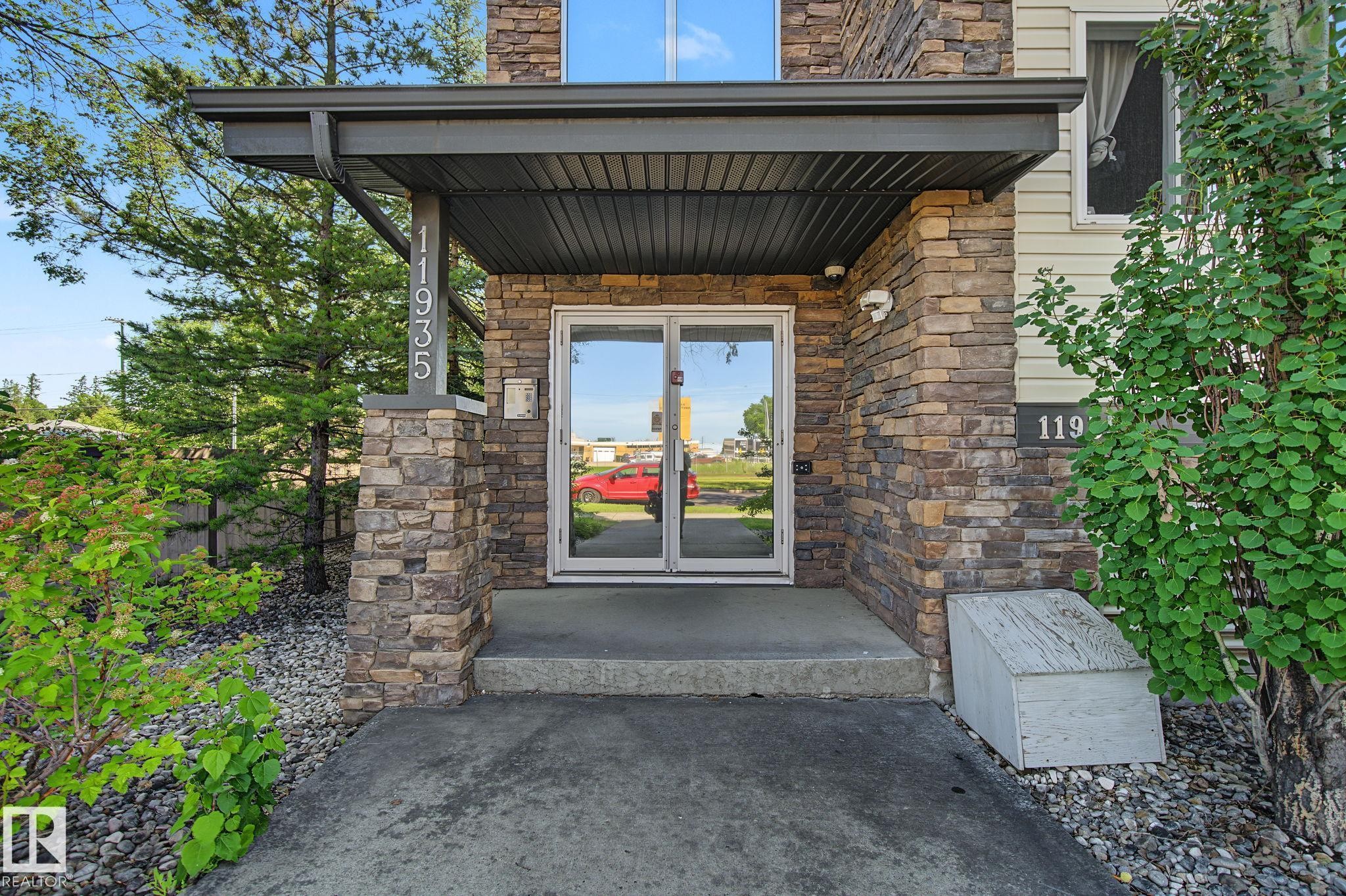 202 11935 106St, Edmonton, AB