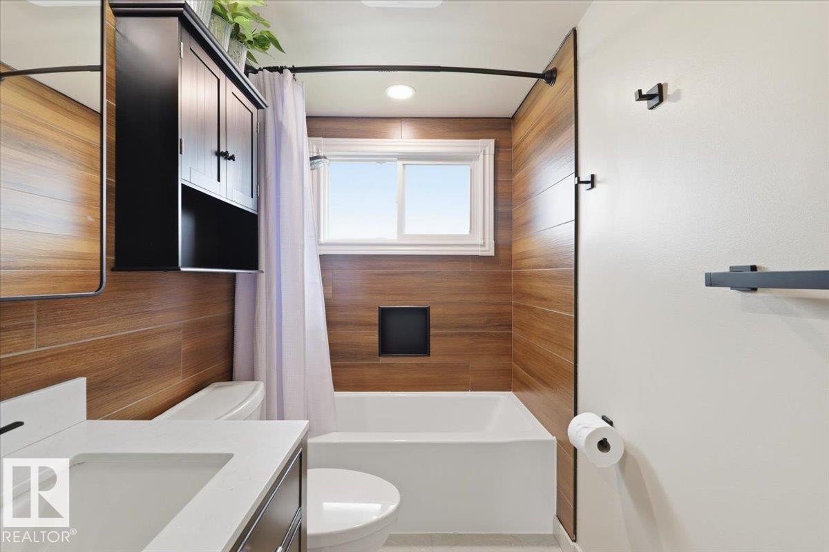 5103 48 Avenue, Thorsby, AB - Indoor Photo Showing Bathroom