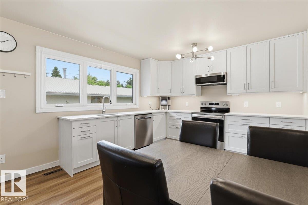 5103 48 Avenue, Thorsby, AB - Indoor Photo Showing Kitchen