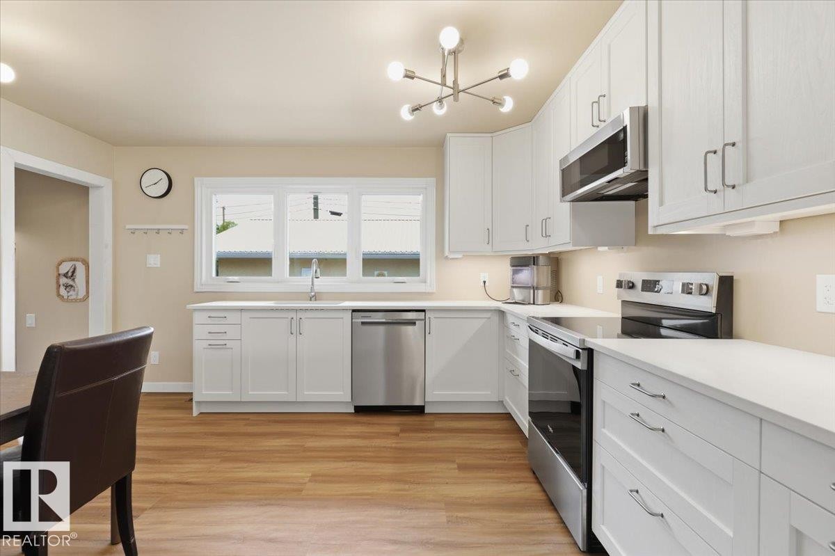 5103 48 Avenue, Thorsby, AB - Indoor Photo Showing Kitchen With Upgraded Kitchen