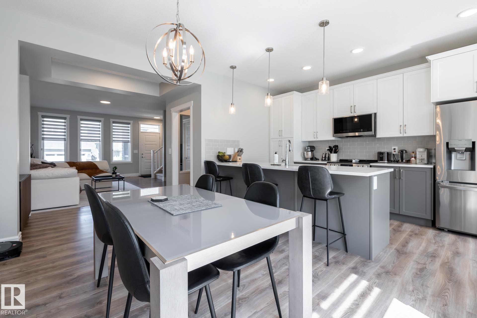1035 Goldfinch Way, Edmonton, AB - Indoor
