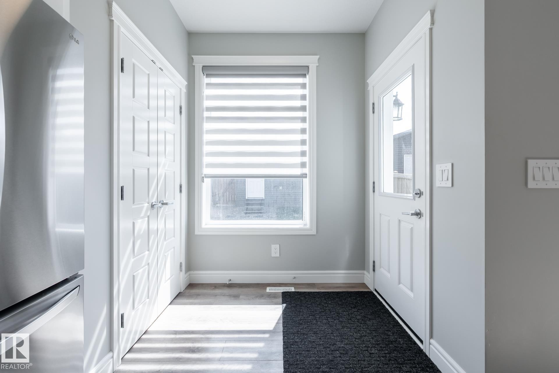 1035 Goldfinch Way, Edmonton, AB - Indoor Photo Showing Other Room