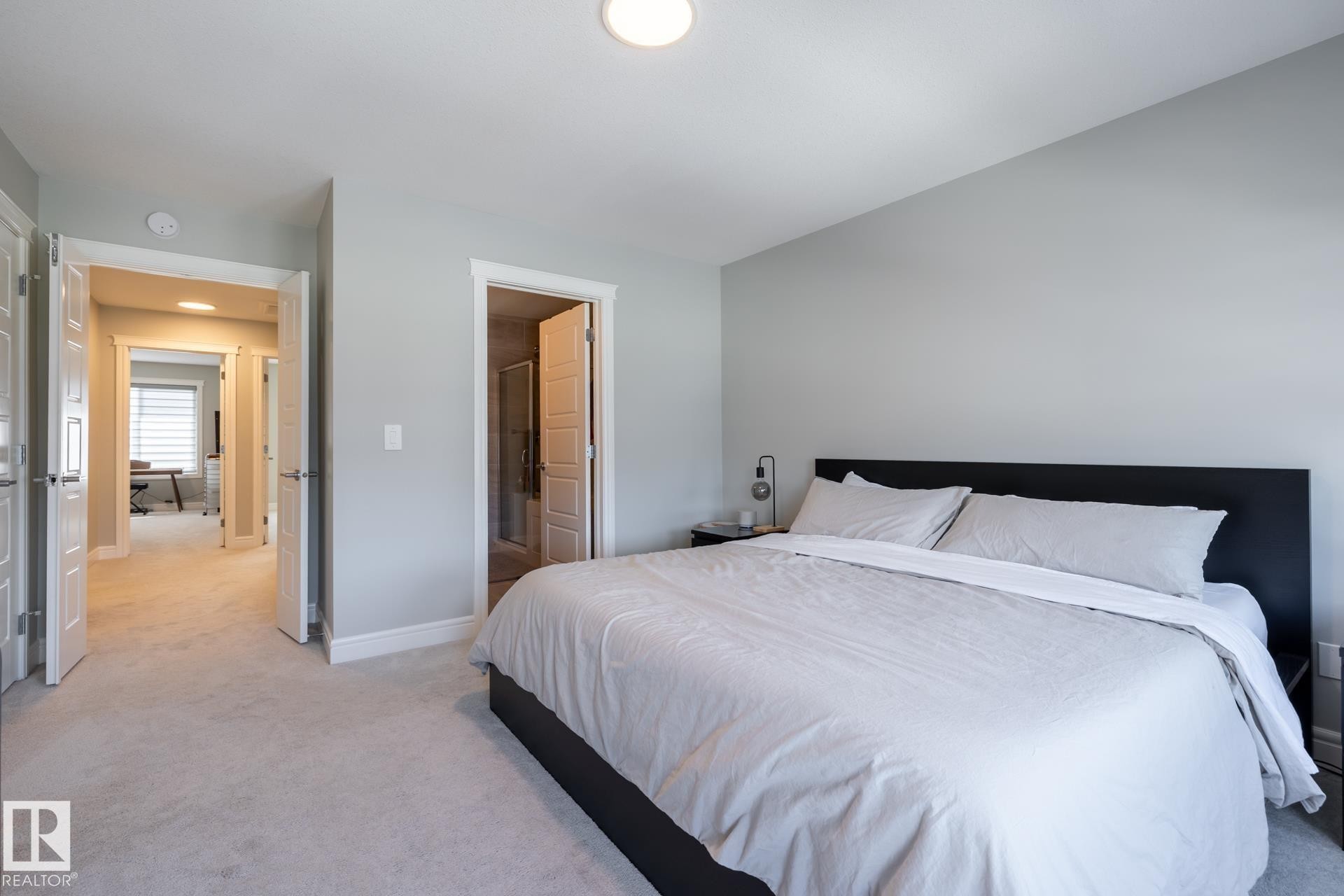 1035 Goldfinch Way, Edmonton, AB - Indoor Photo Showing Bedroom