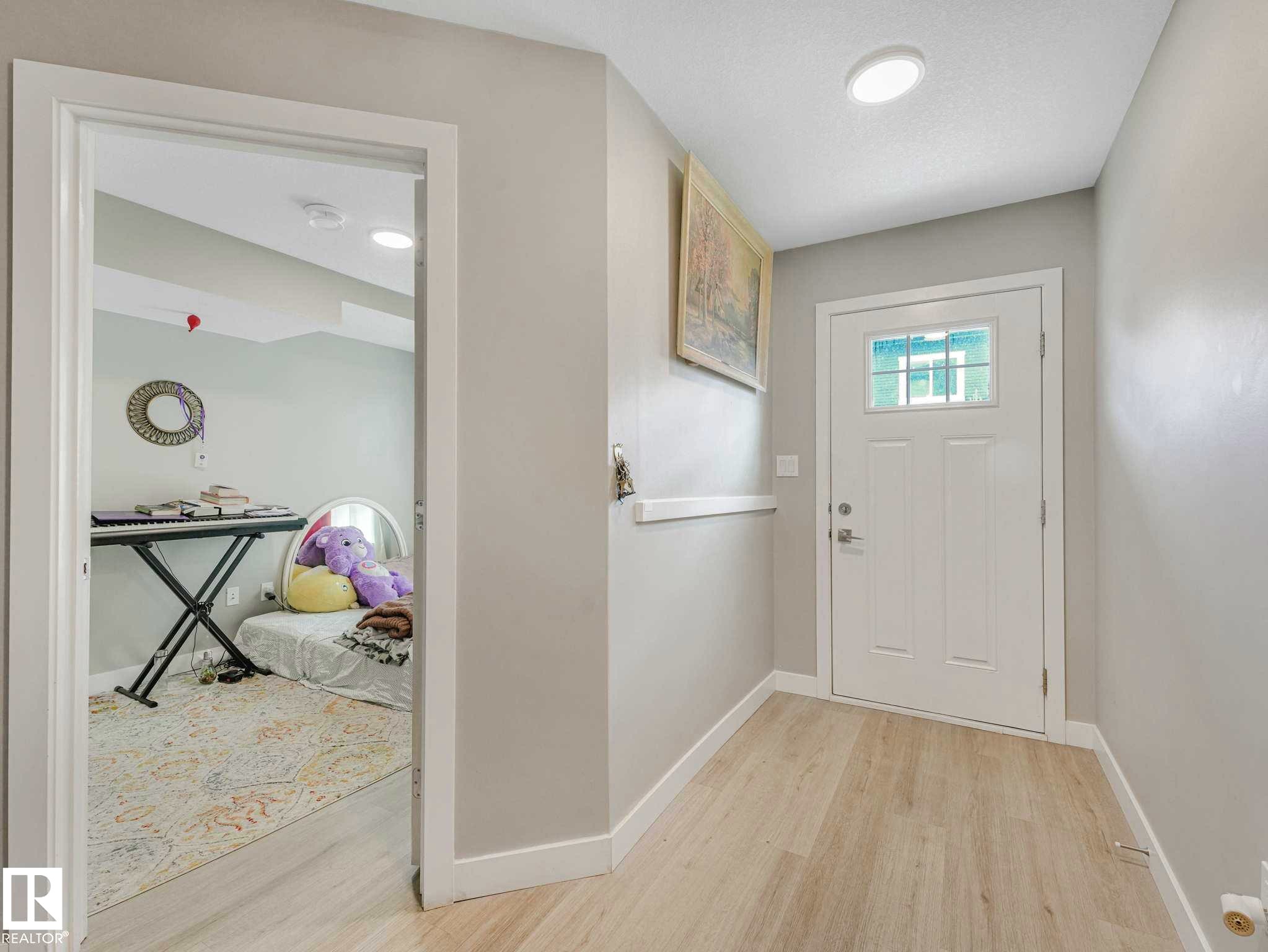 #92 17635 58 St Nw, Edmonton, AB - Indoor Photo Showing Other Room