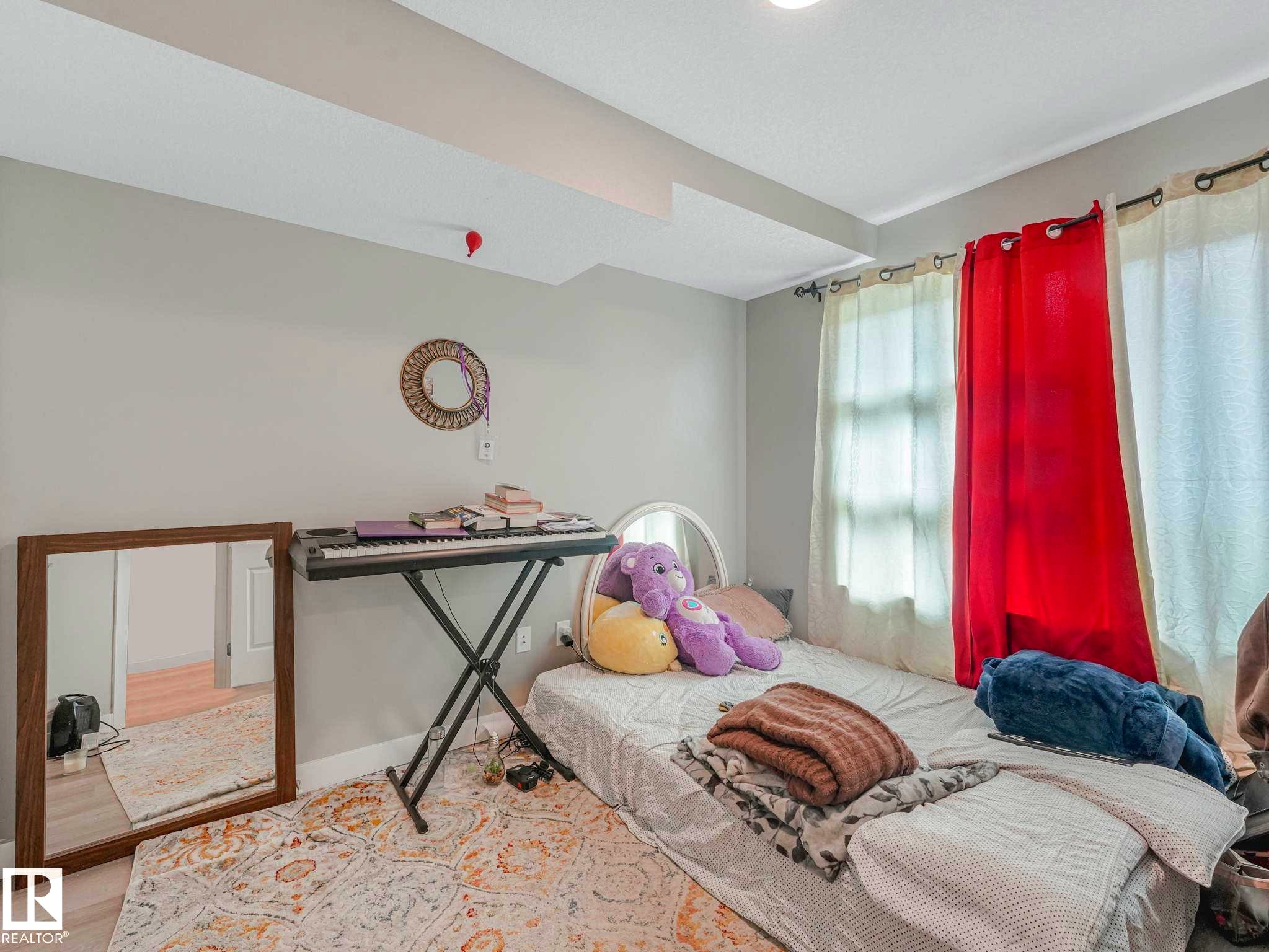 #92 17635 58 St Nw, Edmonton, AB - Indoor Photo Showing Bedroom