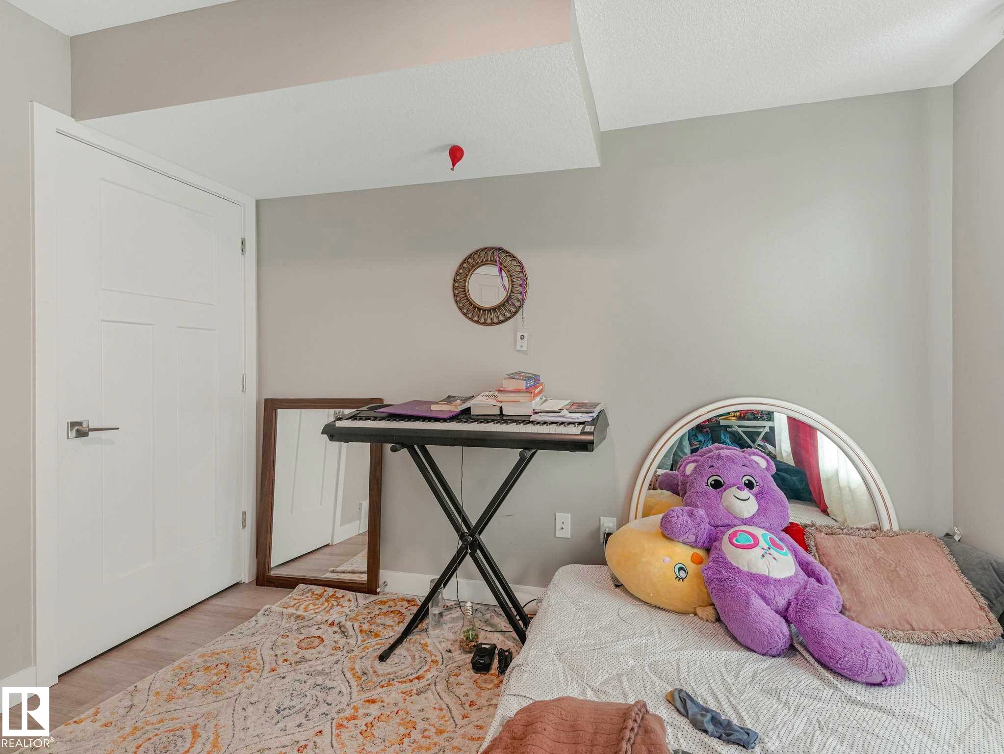 #92 17635 58 St Nw, Edmonton, AB - Indoor Photo Showing Other Room