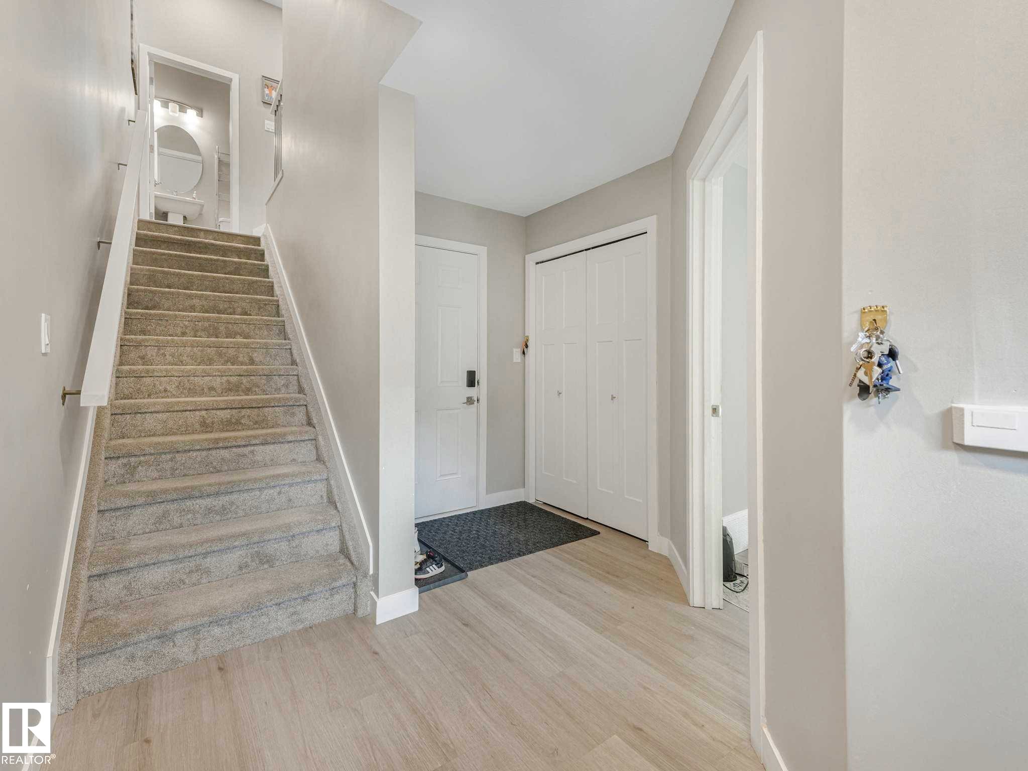 #92 17635 58 St Nw, Edmonton, AB - Indoor Photo Showing Other Room