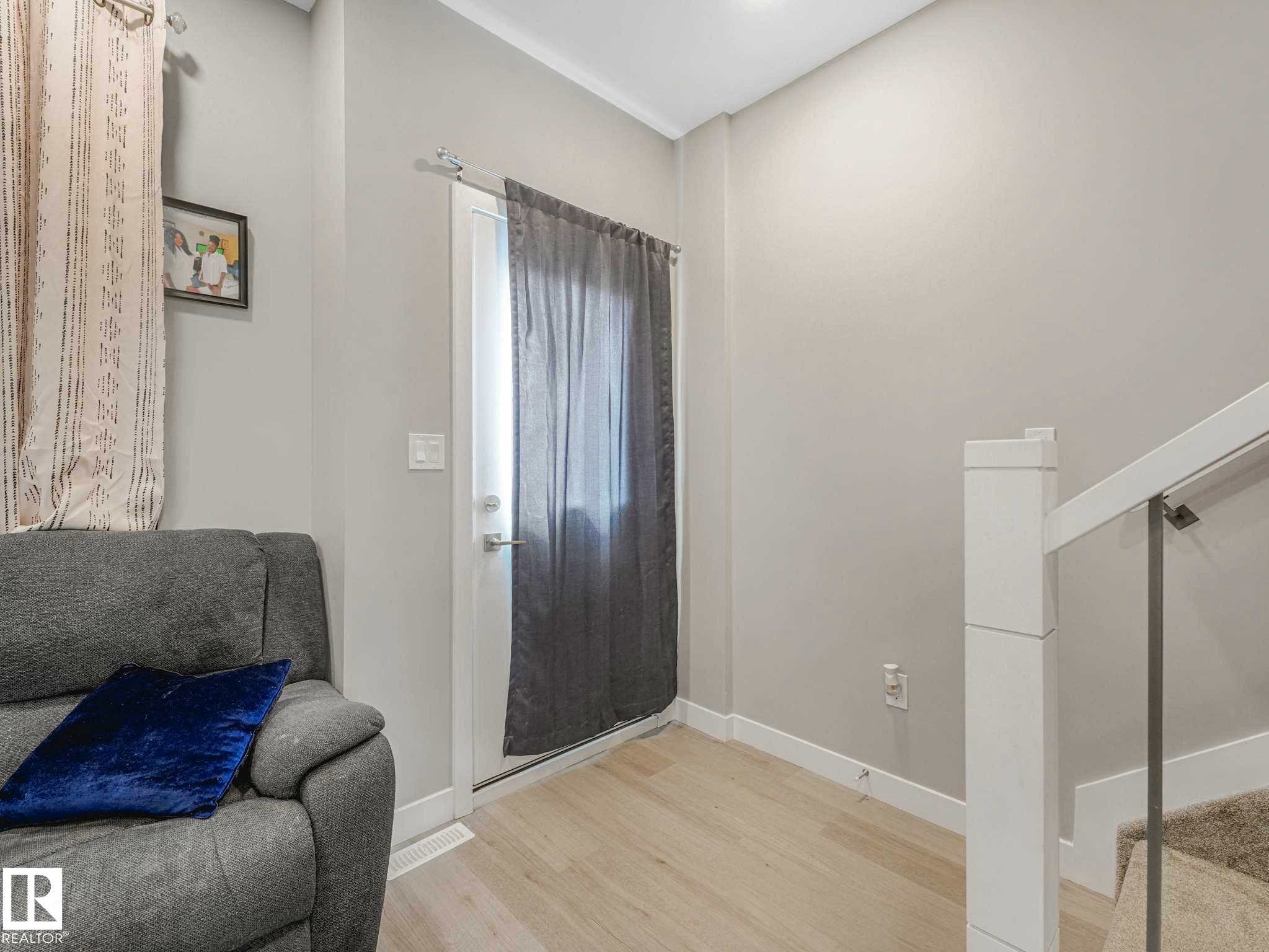 #92 17635 58 St Nw, Edmonton, AB - Indoor Photo Showing Other Room