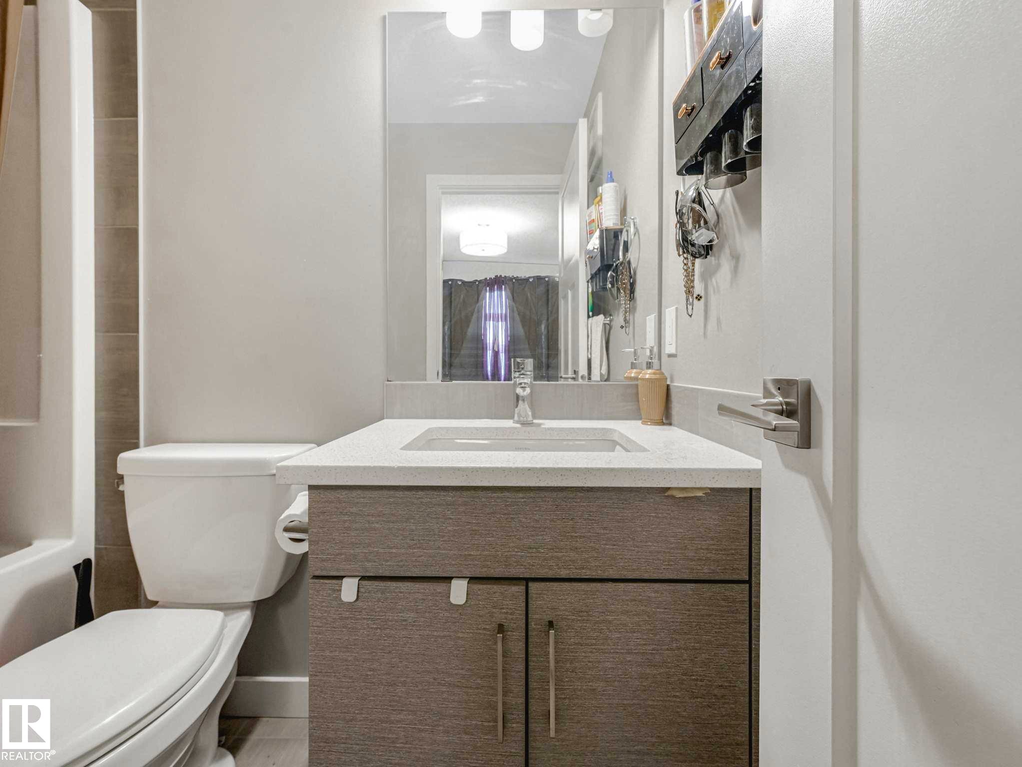 #92 17635 58 St Nw, Edmonton, AB - Indoor Photo Showing Bathroom