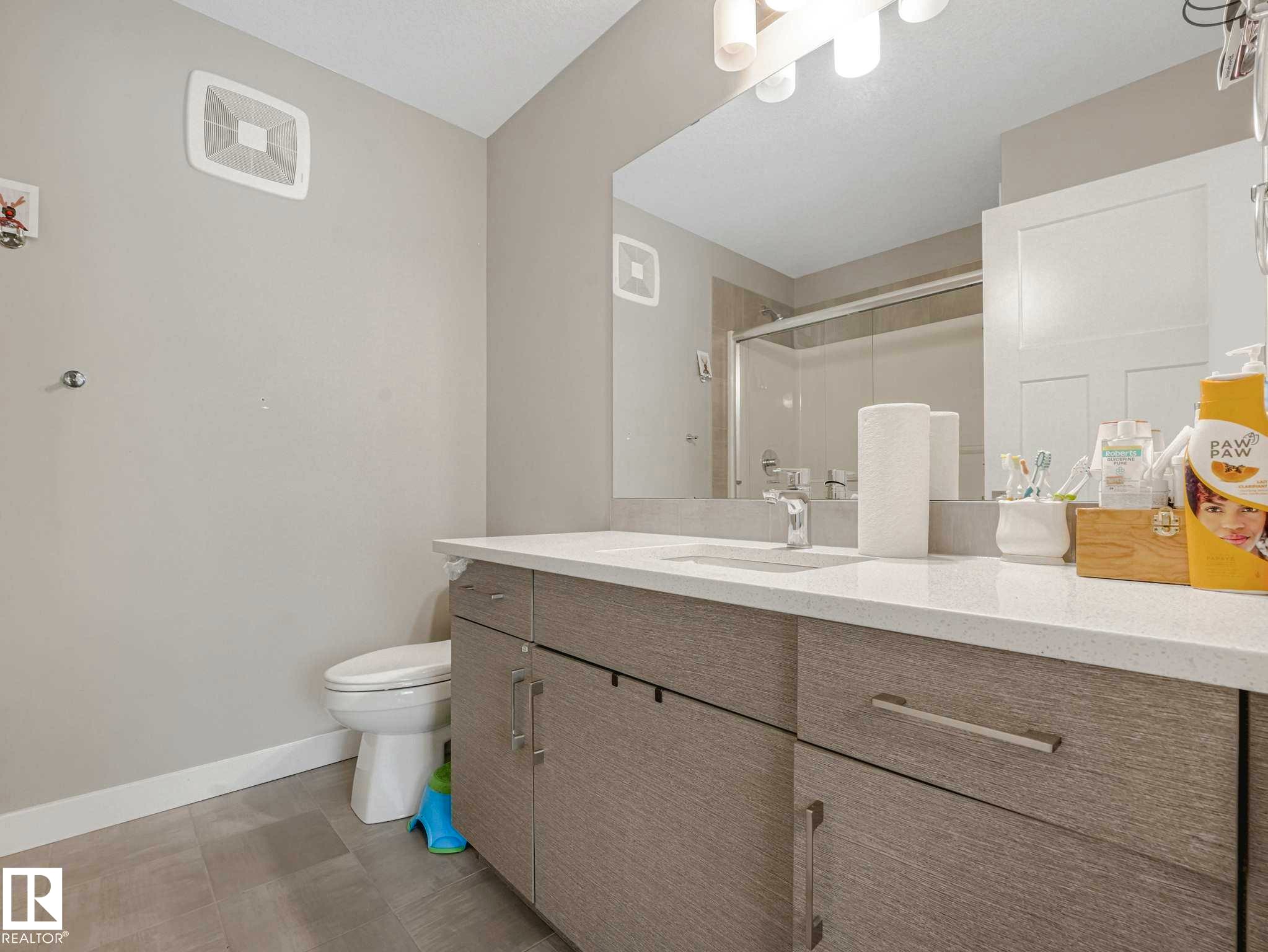 #92 17635 58 St Nw, Edmonton, AB - Indoor Photo Showing Bathroom