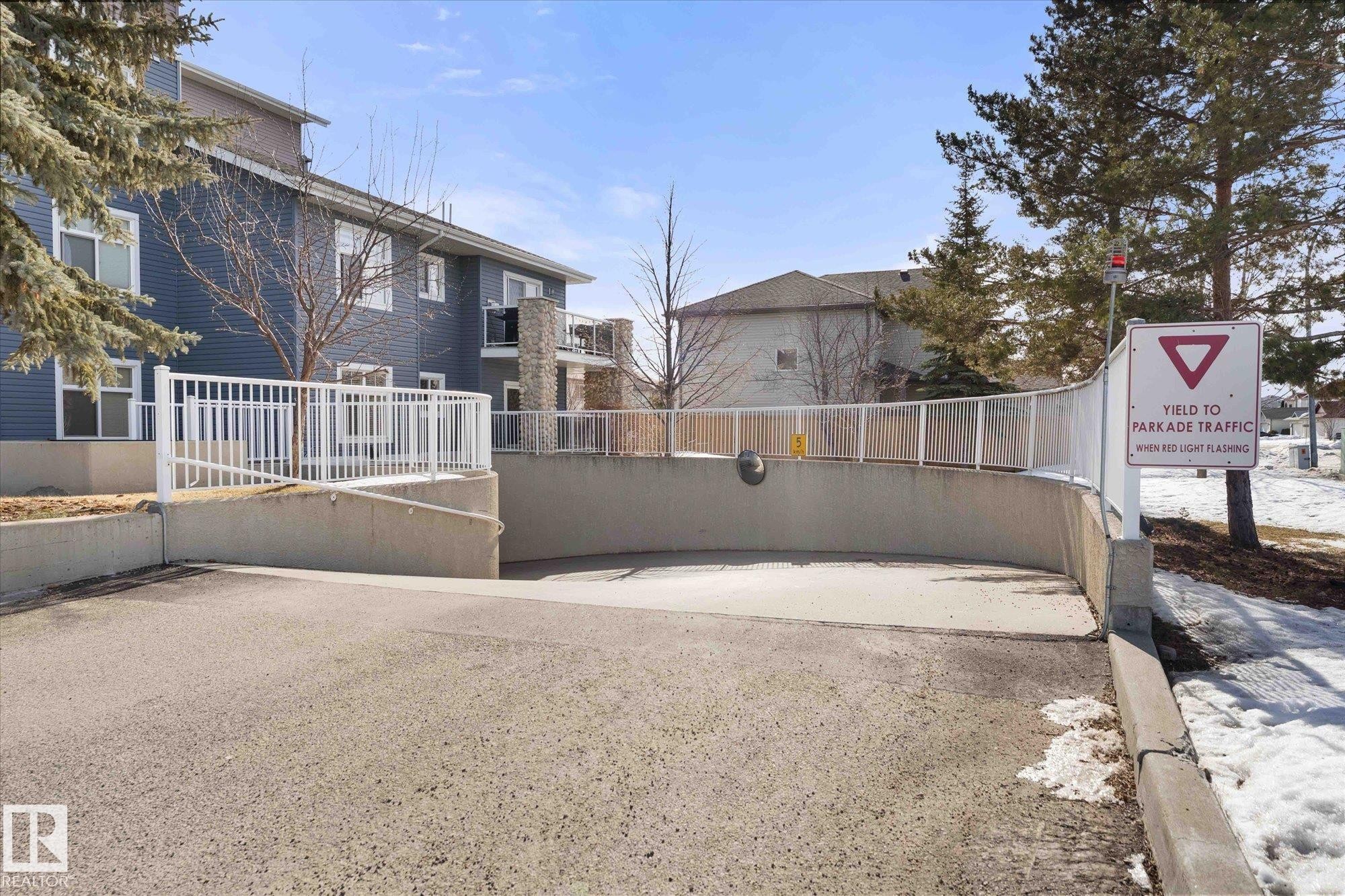 409 16035 132 Street, Edmonton, AB - Outdoor