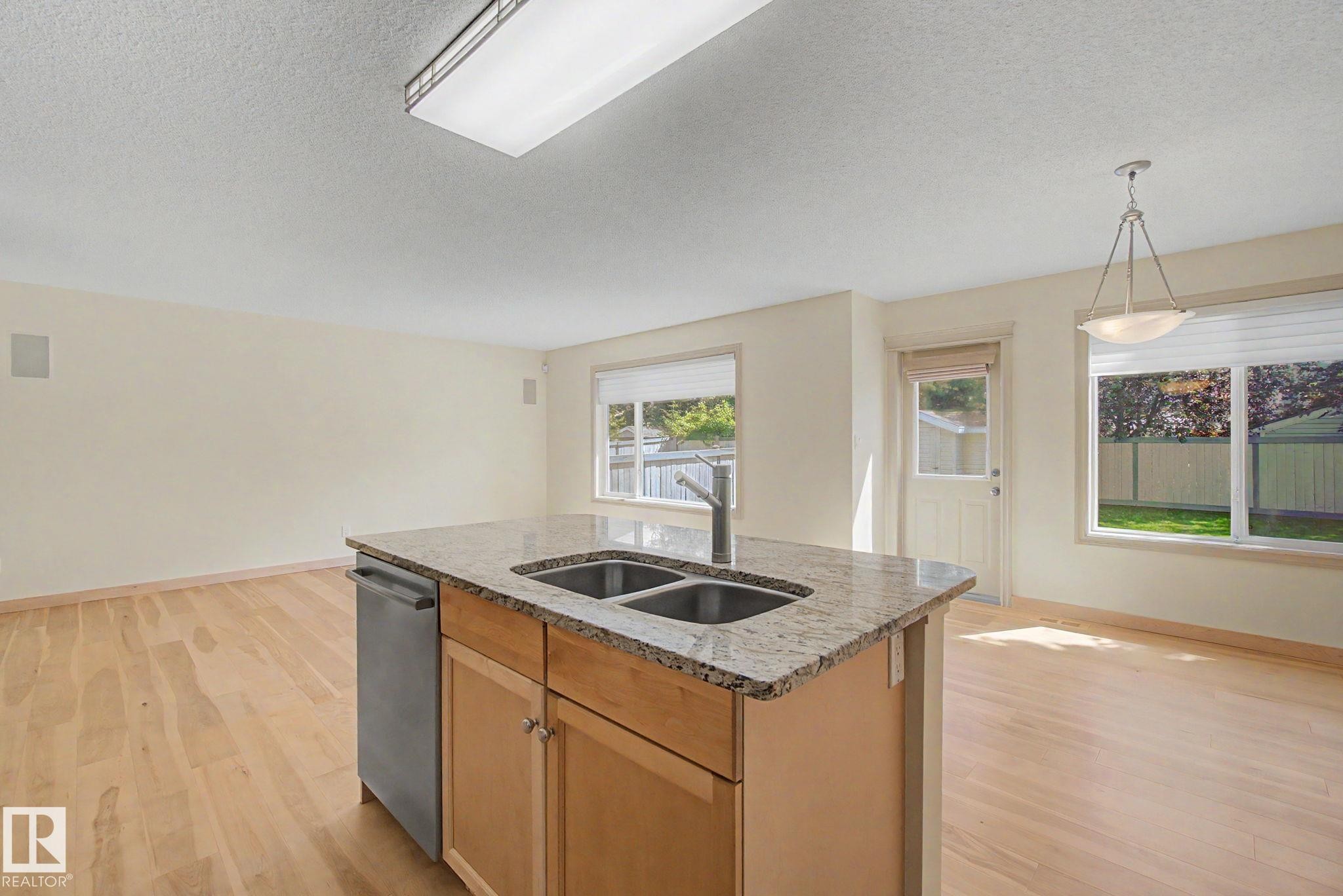 8311 11 Avenue Sw, Edmonton, AB