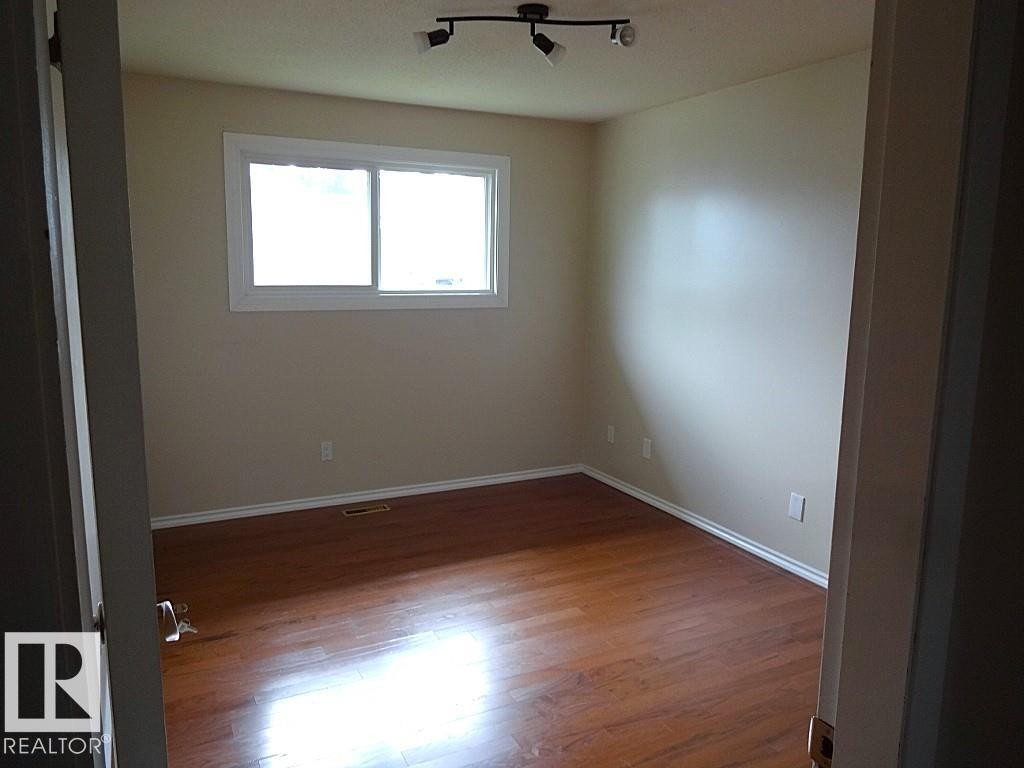 6 Beverly Avenue, Spruce Grove, AB - Indoor Photo Showing Other Room