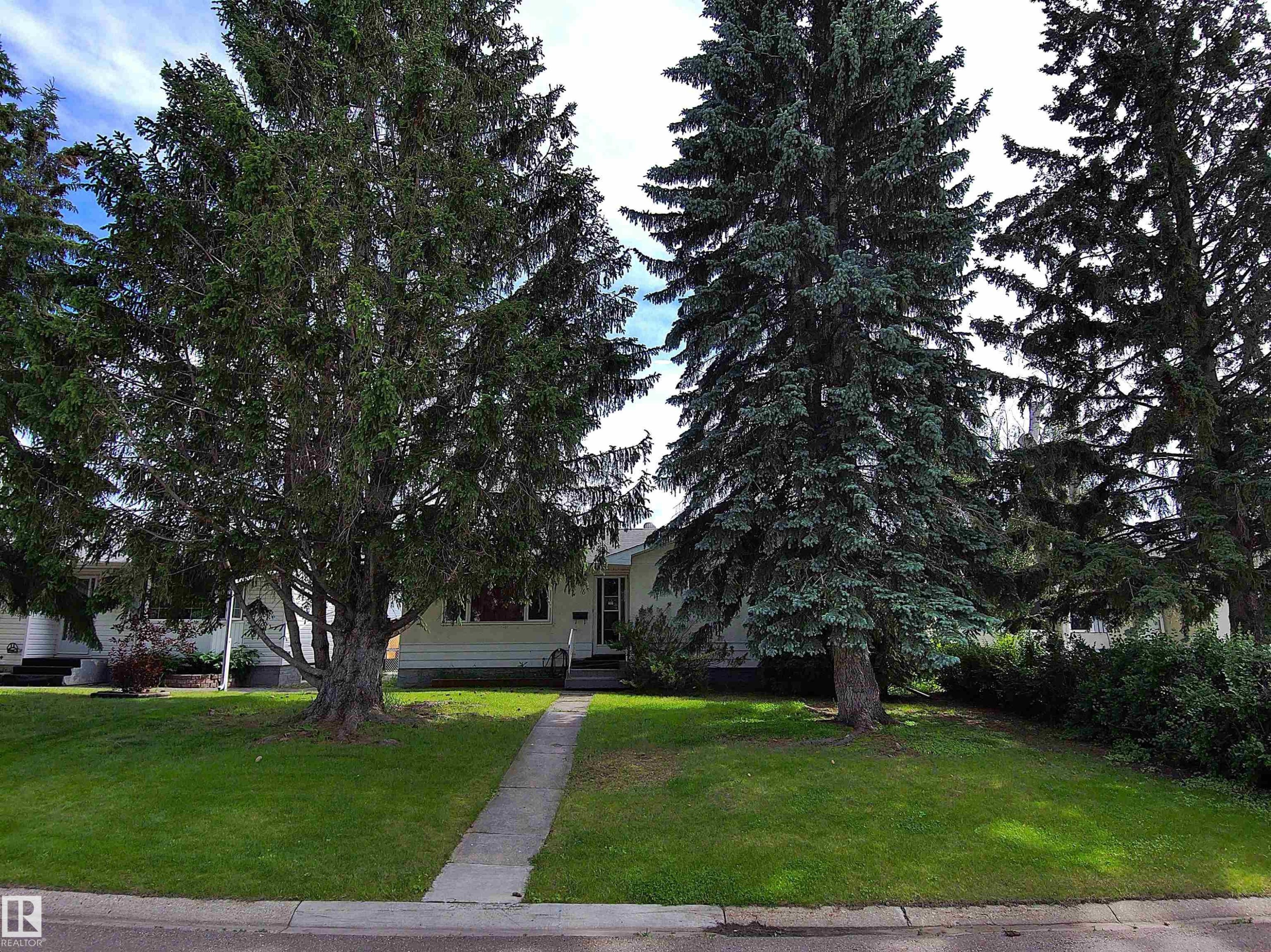 6 Beverly Avenue, Spruce Grove, AB - Outdoor
