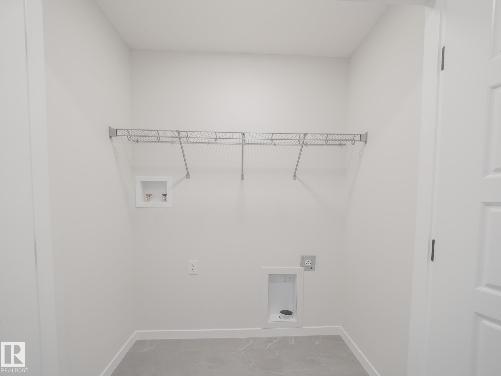 927 18 Avenue Nw, Edmonton, AB - Indoor With Storage