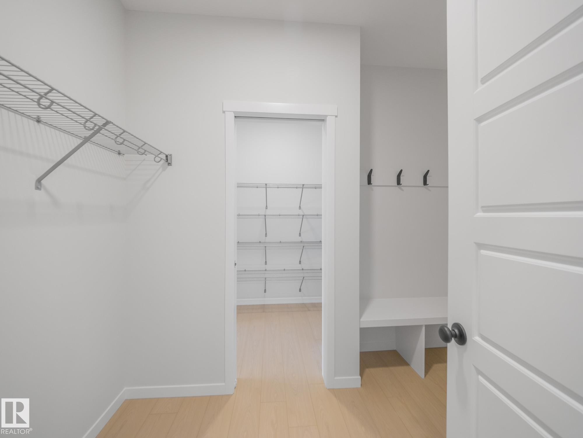 927 18 Avenue Nw, Edmonton, AB - Indoor With Storage