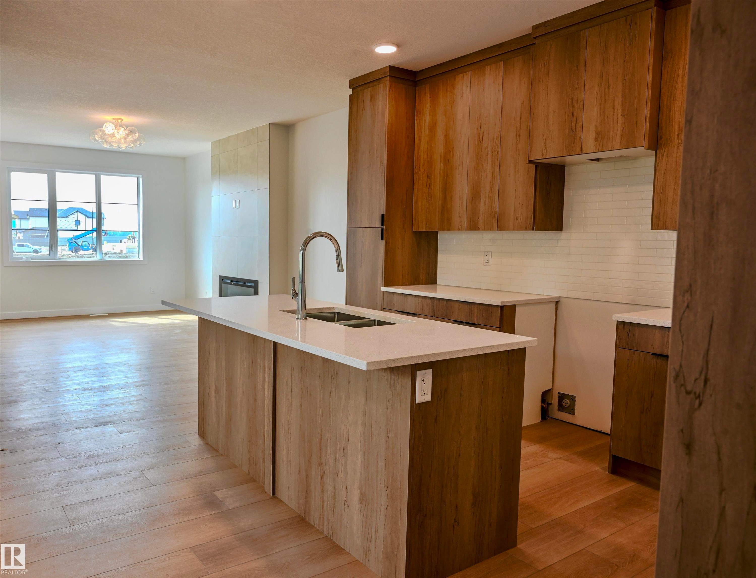 18639 130 Street, Edmonton, AB - Indoor Photo Showing Kitchen With Double Sink