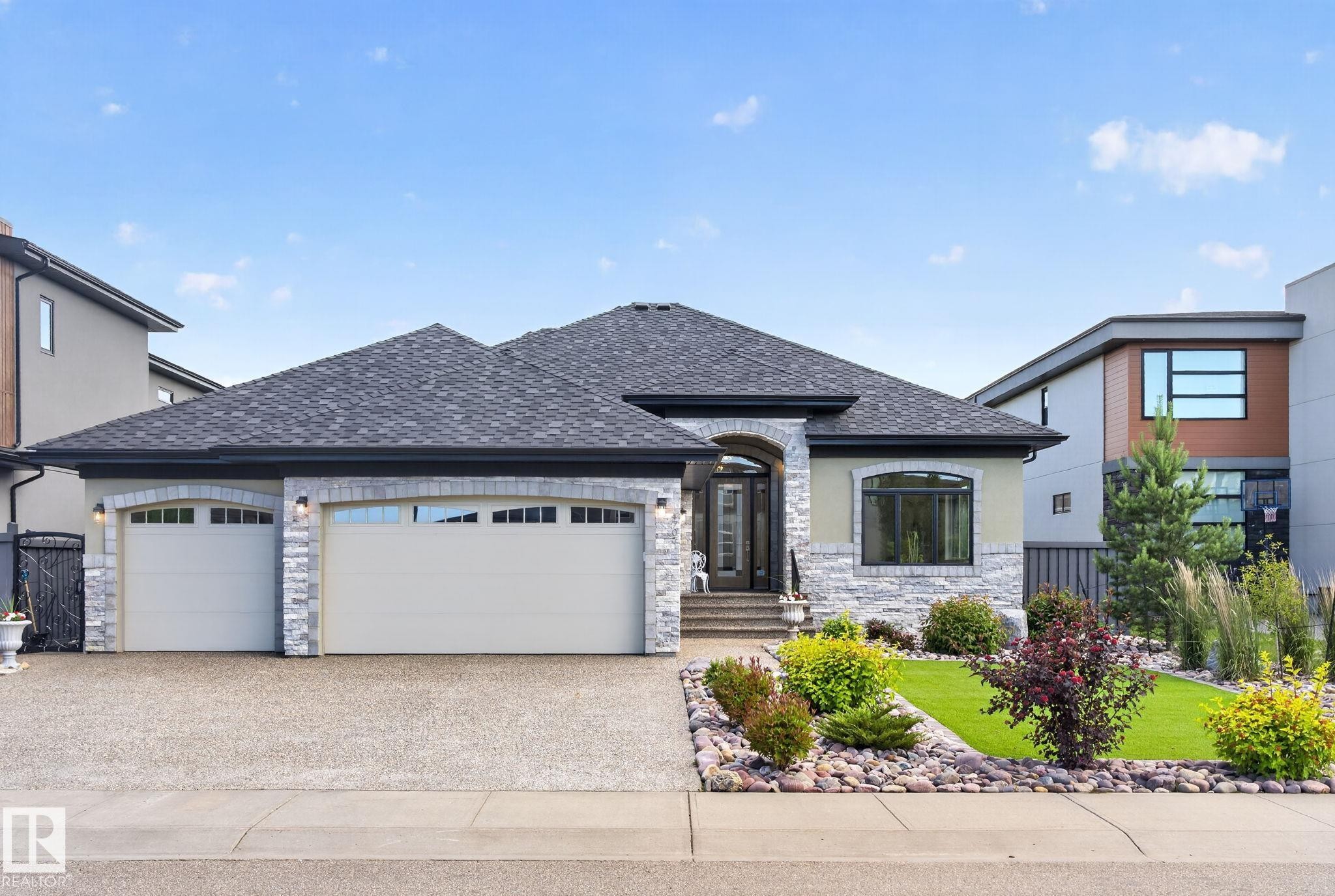 4707 Woolsey Common Sw, Edmonton, AB - Outdoor