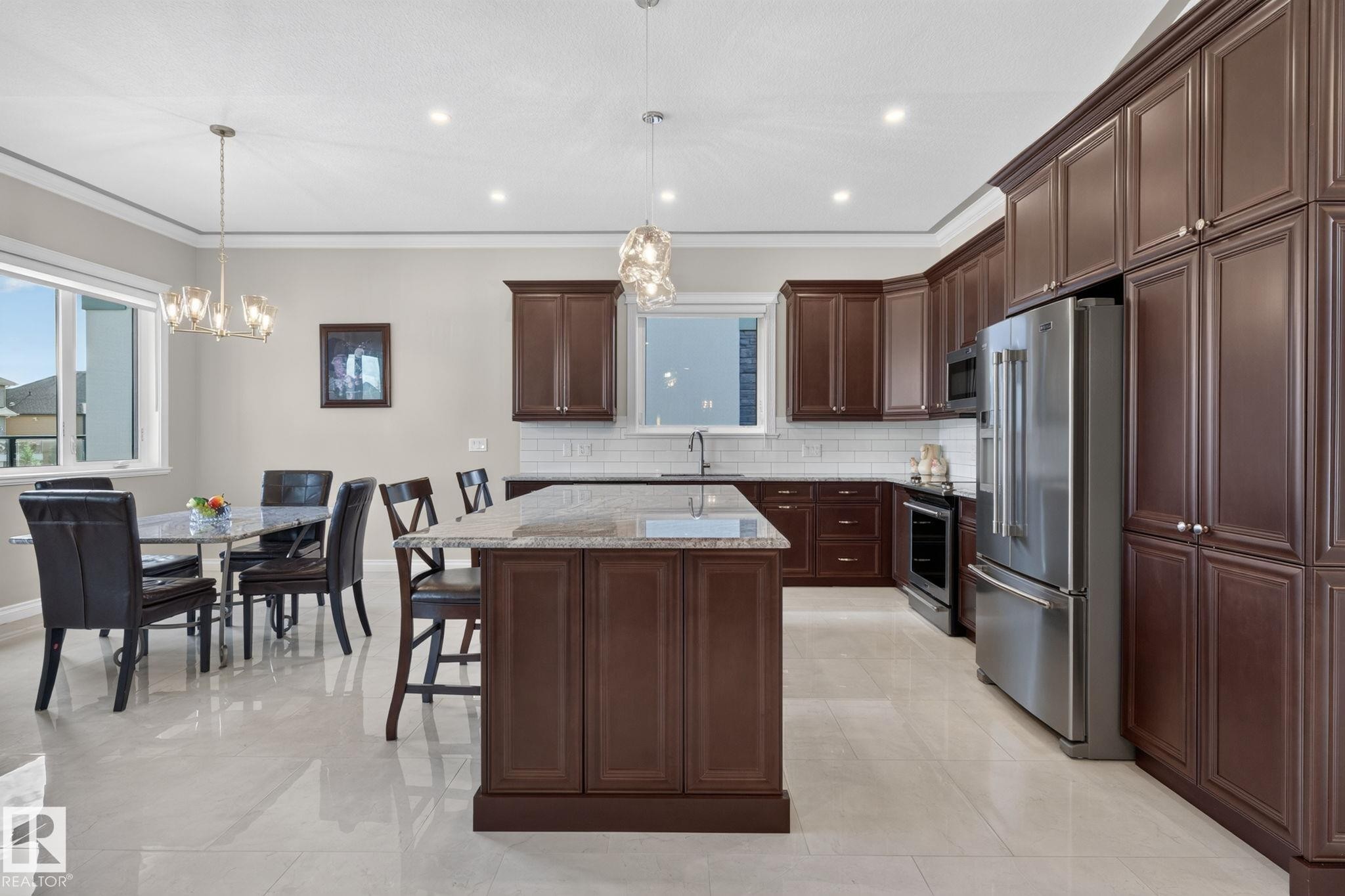4707 Woolsey Common Sw, Edmonton, AB - Indoor
